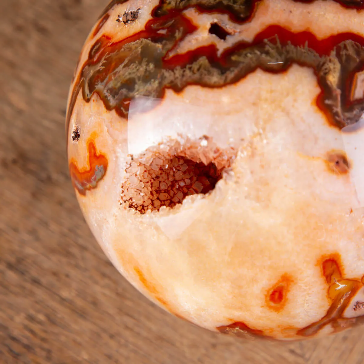 Rara Sfera di Agata Muschiata rossa