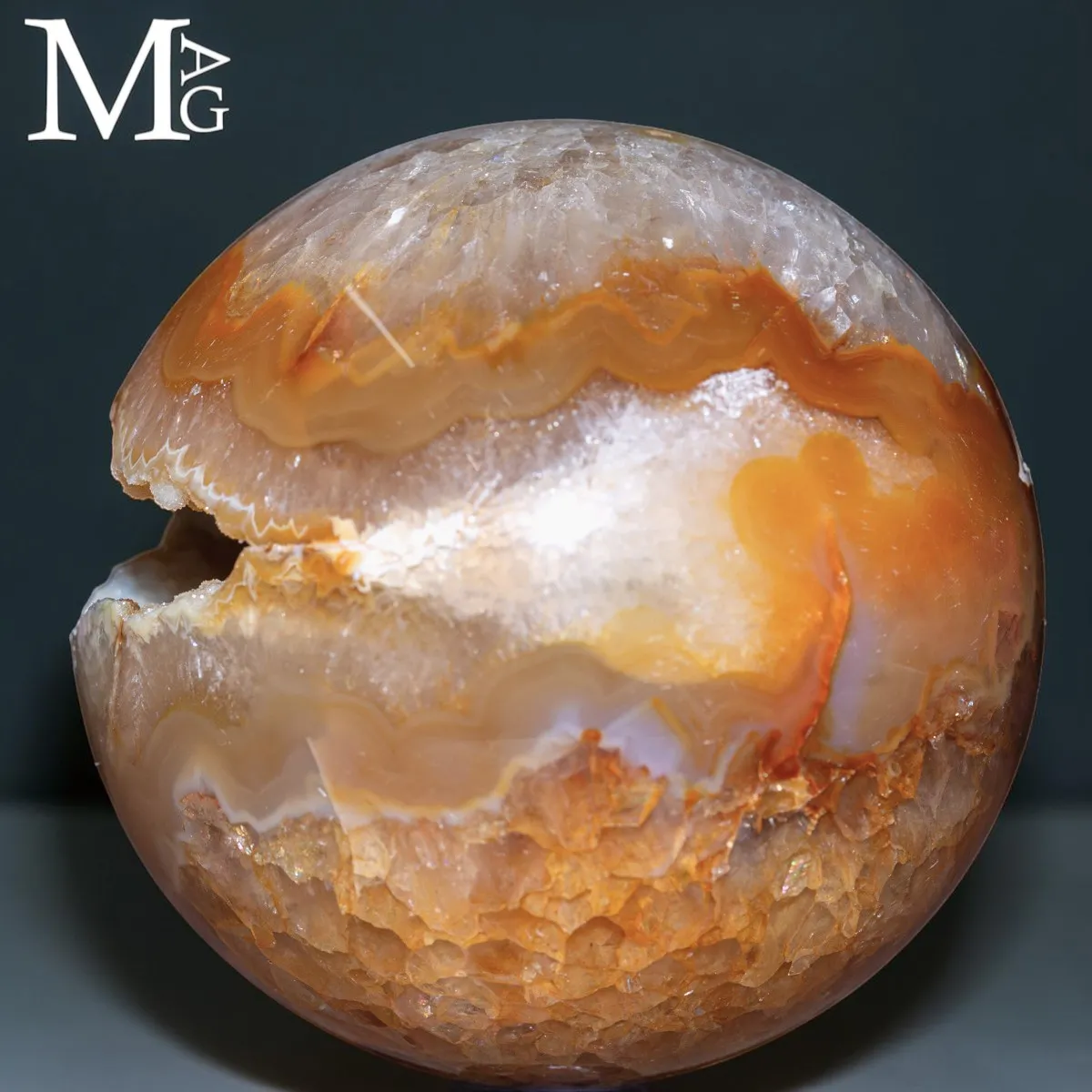 Sfera in Agata e Quarzo Ferruginoso – Geode Naturale.