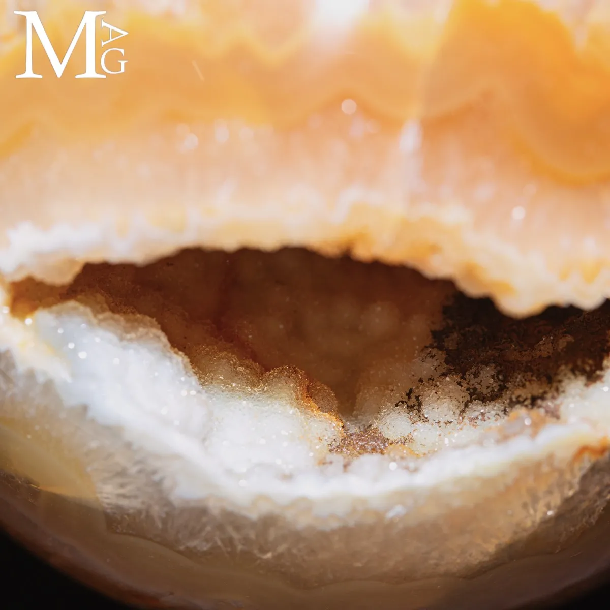 Sfera in Agata e Quarzo Ferruginoso – Geode Naturale.