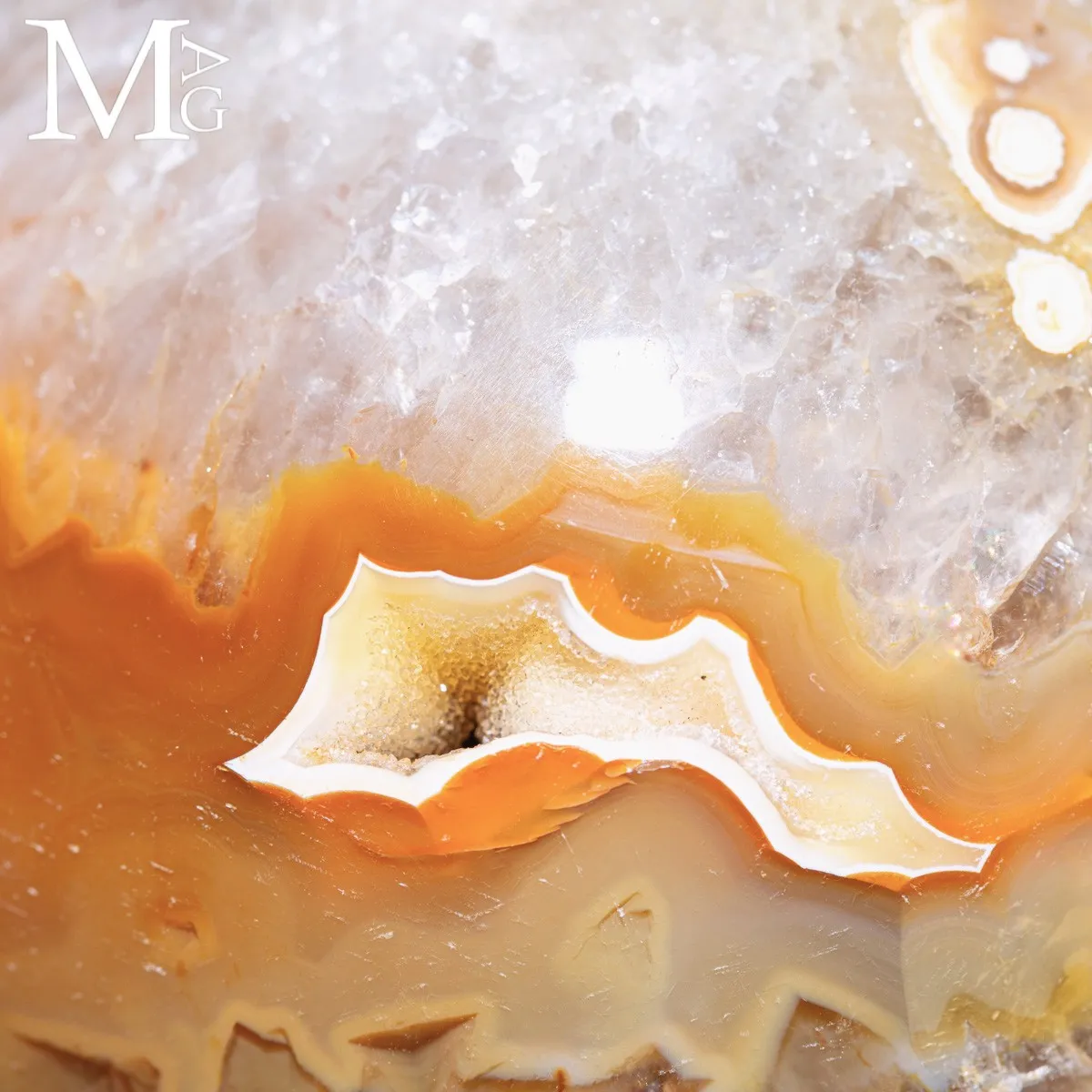 Sfera in Agata e Quarzo Ferruginoso – Geode Naturale.
