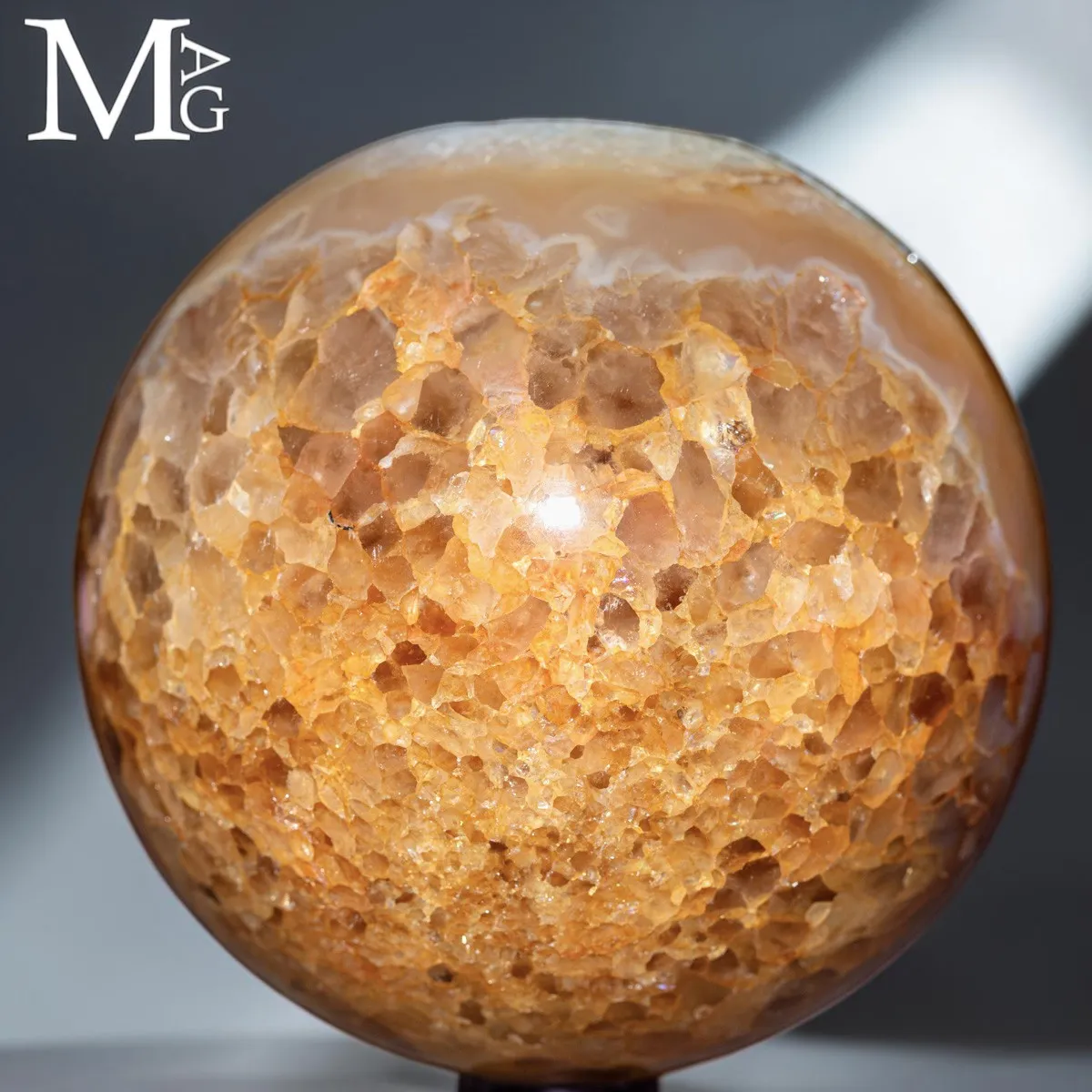 Sfera in Agata e Quarzo Ferruginoso – Geode Naturale.