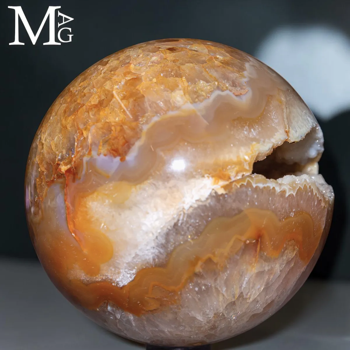 Sfera in Agata e Quarzo Ferruginoso – Geode Naturale.