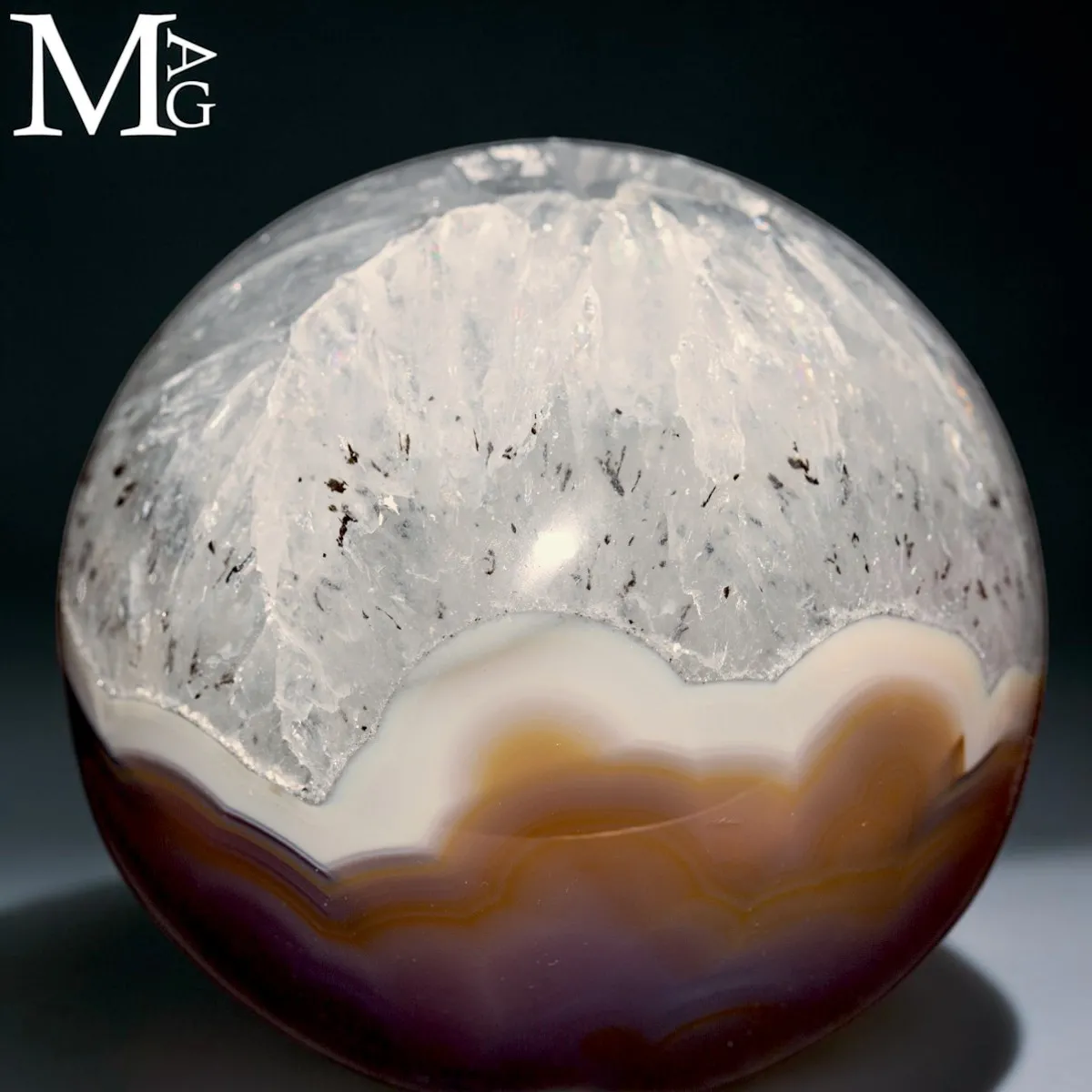 Sfera in Agata con Quarzo Cristallino.