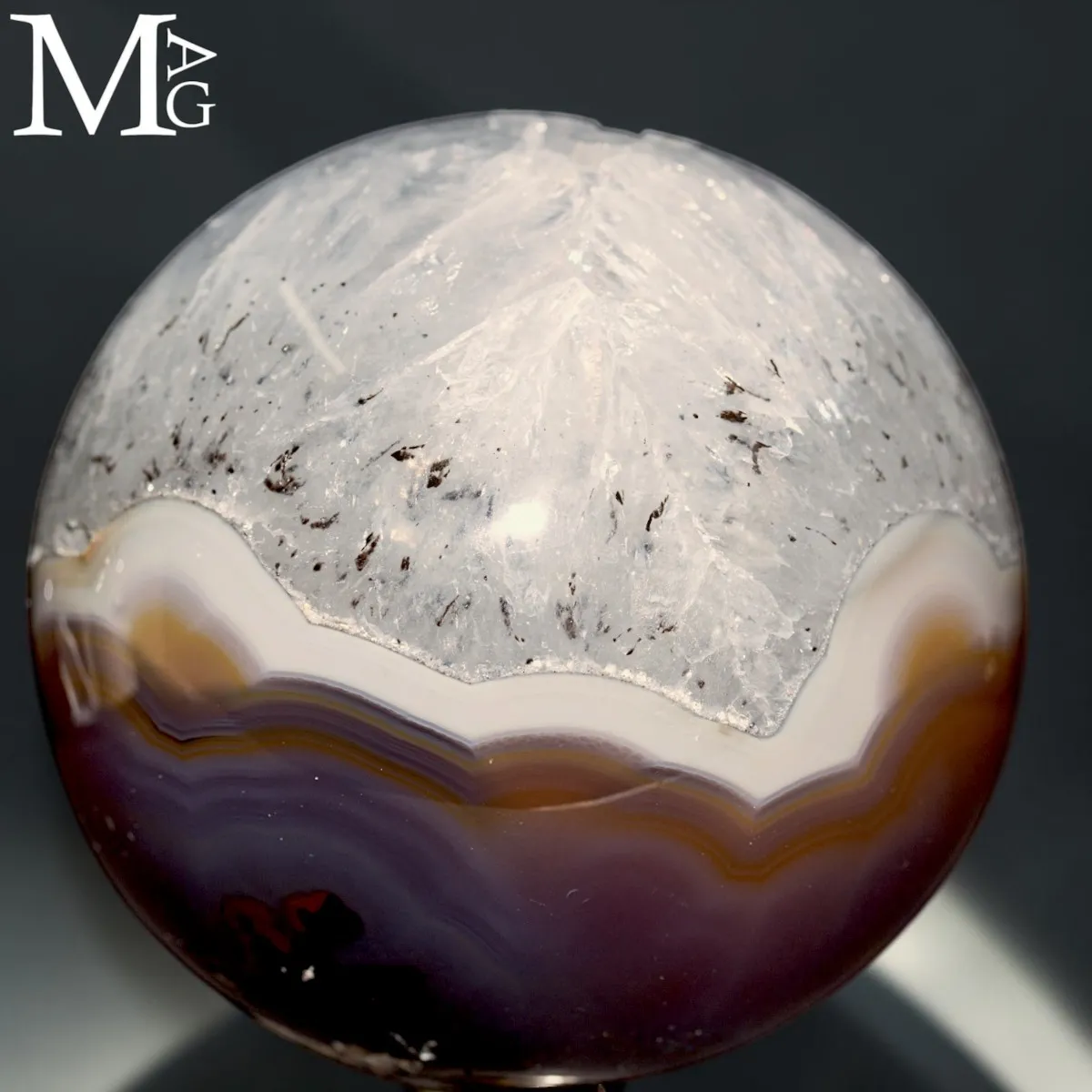 Sfera in Agata con Quarzo Cristallino.
