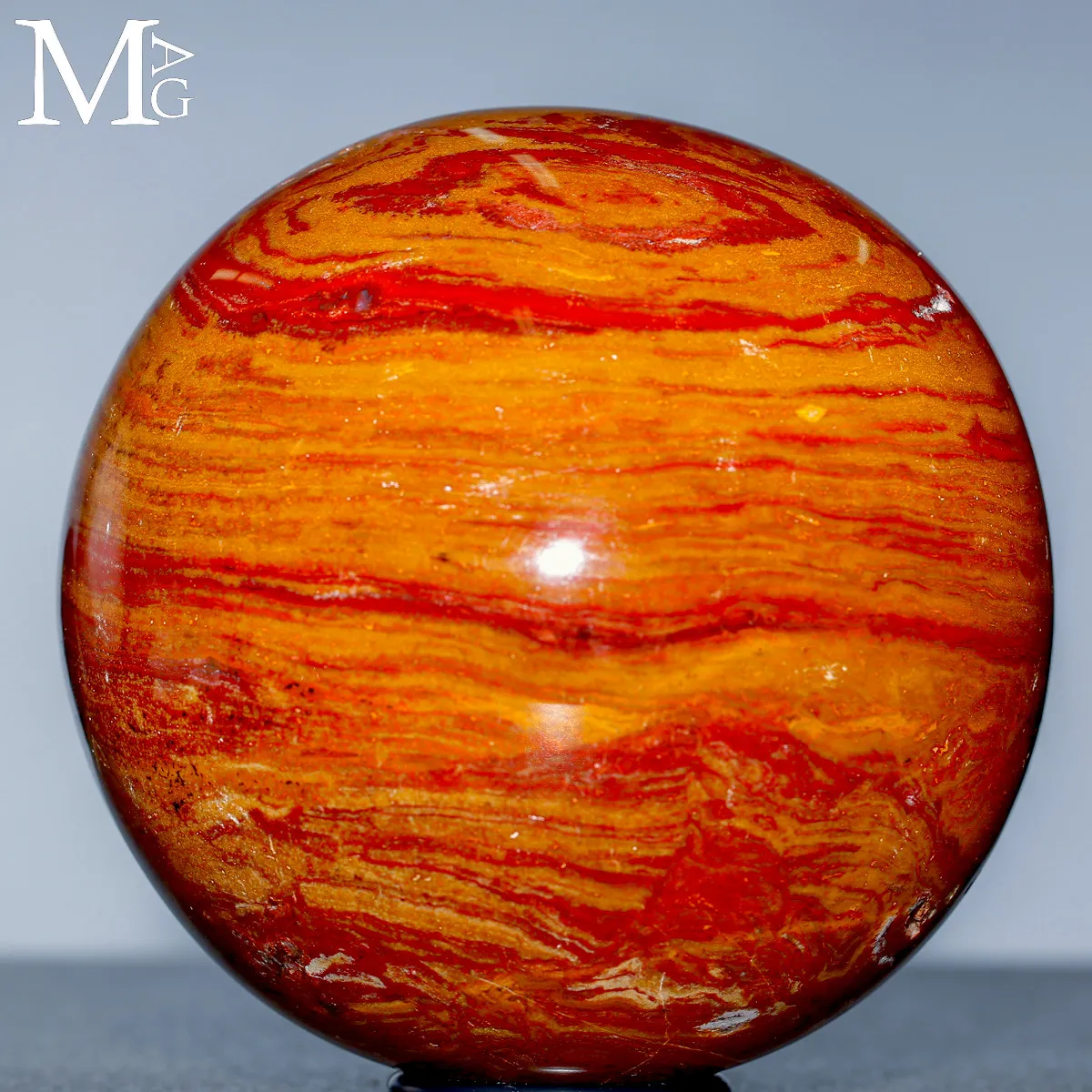 Sfera in Agata Rossa a Bande del Madagascar