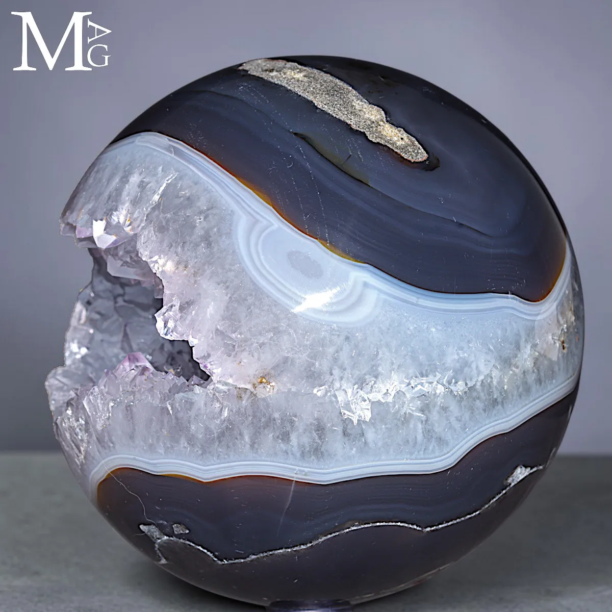 Sfera in Geode di Quarzo Ametista con Matrice in Agata
