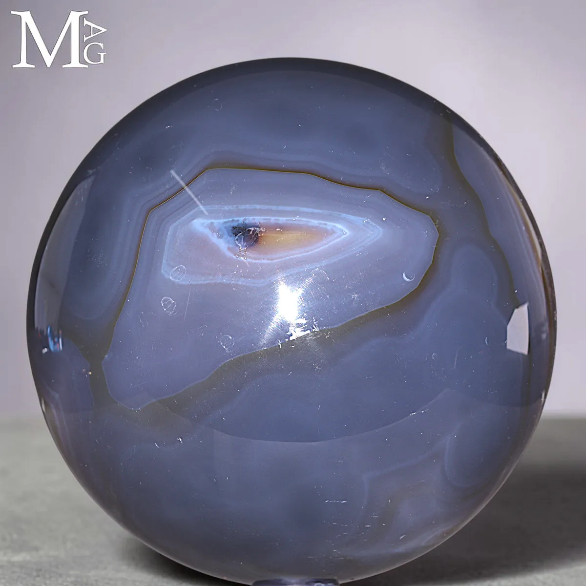 Sfera in Agata Naturale con Geode di Quarzo e Ametista.