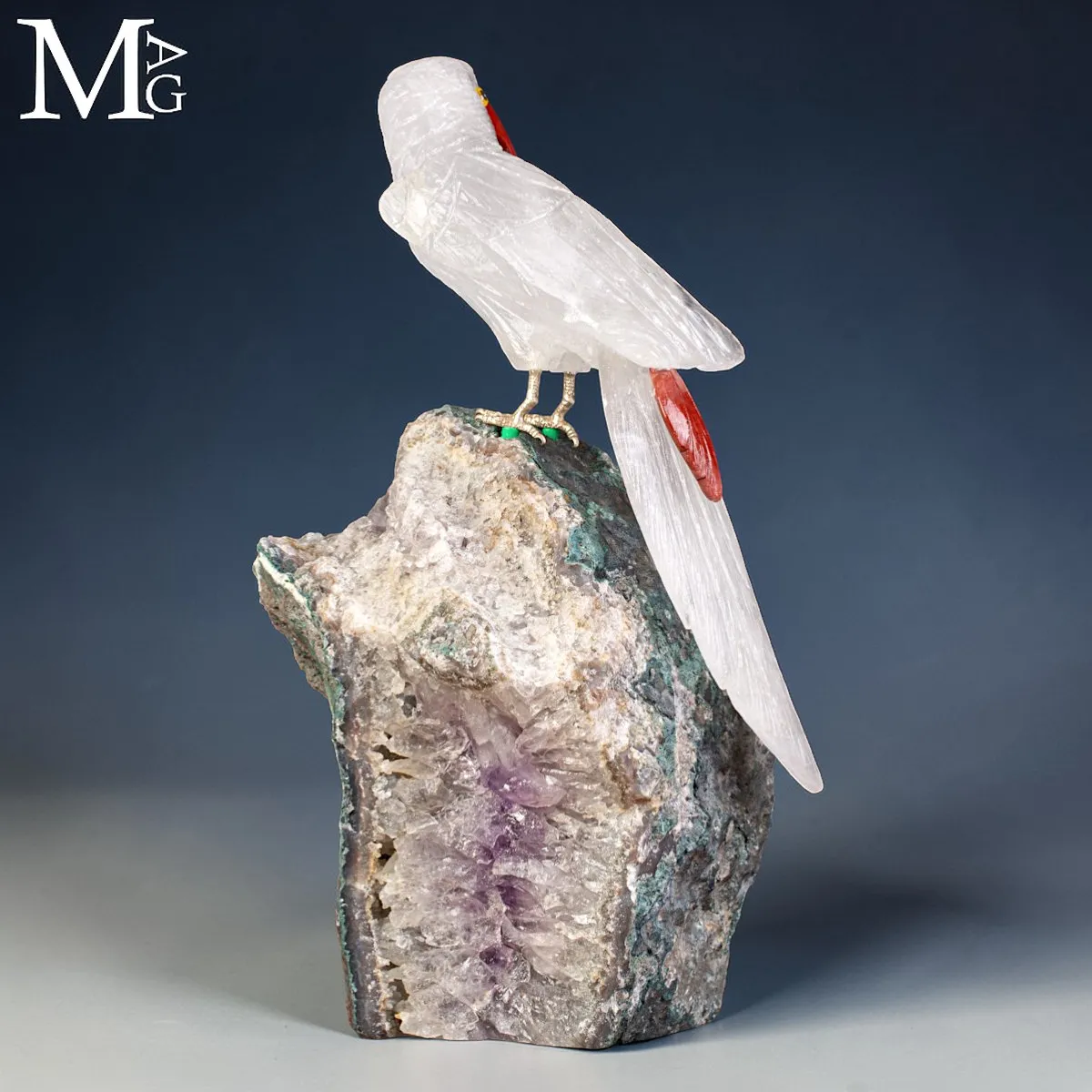 Scultura di Pappagallo dal Collare in Quarzo con Base di Ametista.