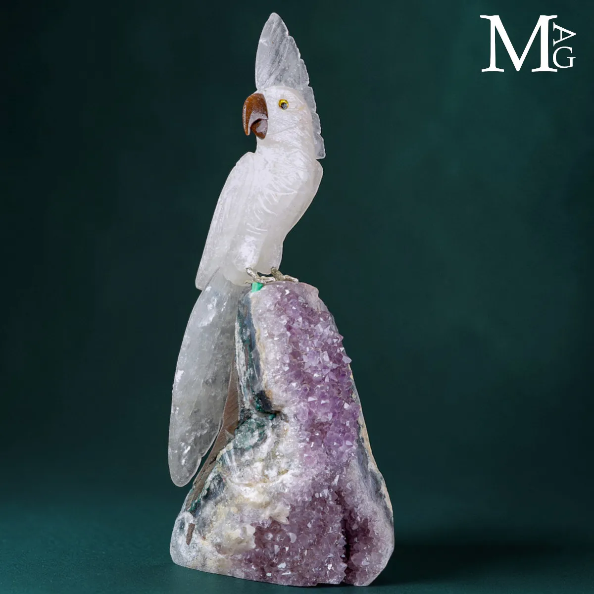 Scultura di Cacatua in Quarzo e Base di Drusa di Ametista.