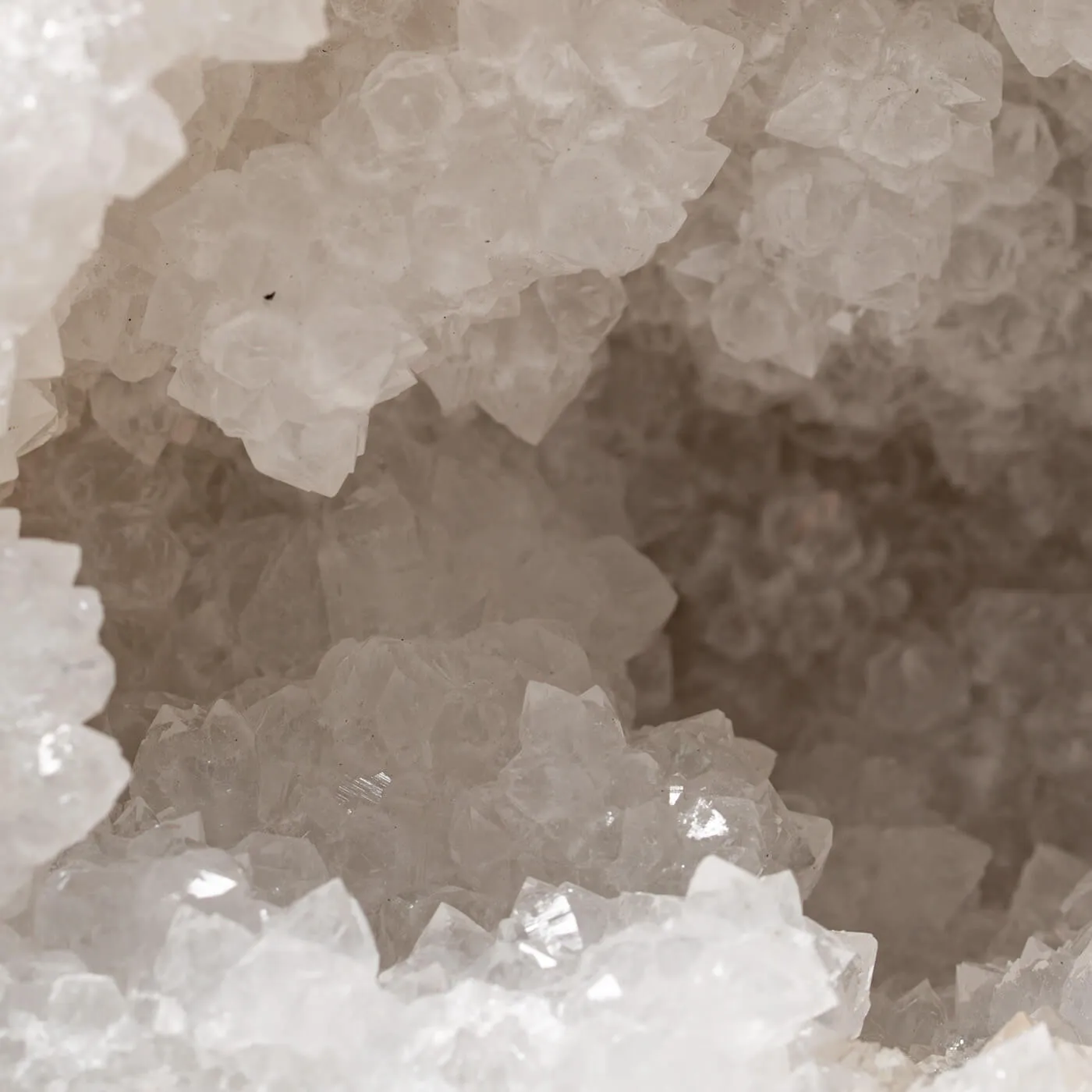 Geode Calcite su Marmo