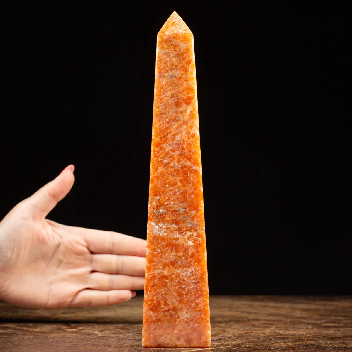 Obelisco in Calcite