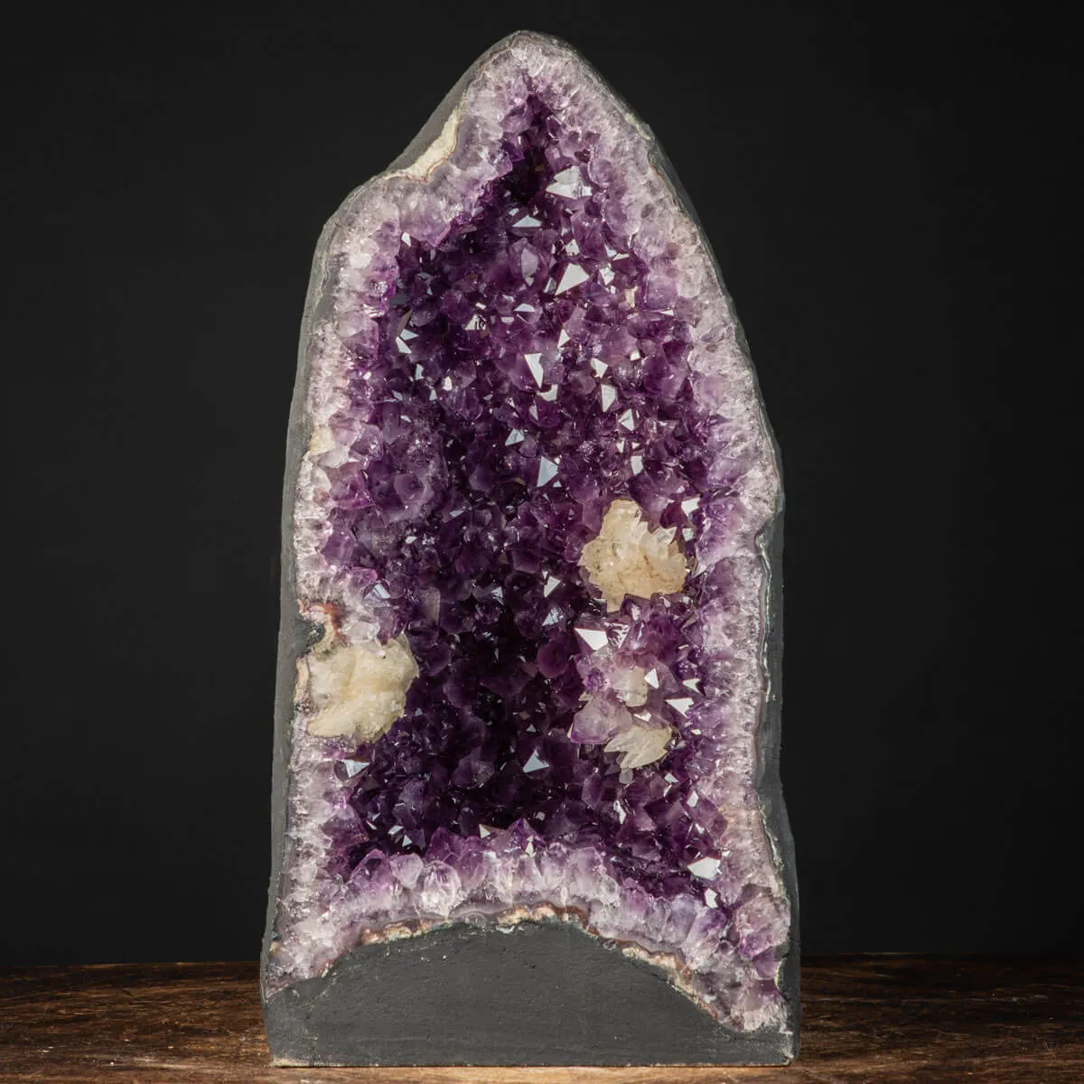 Geode di  Ametista - Grotta di cristalli Viola con Calcite