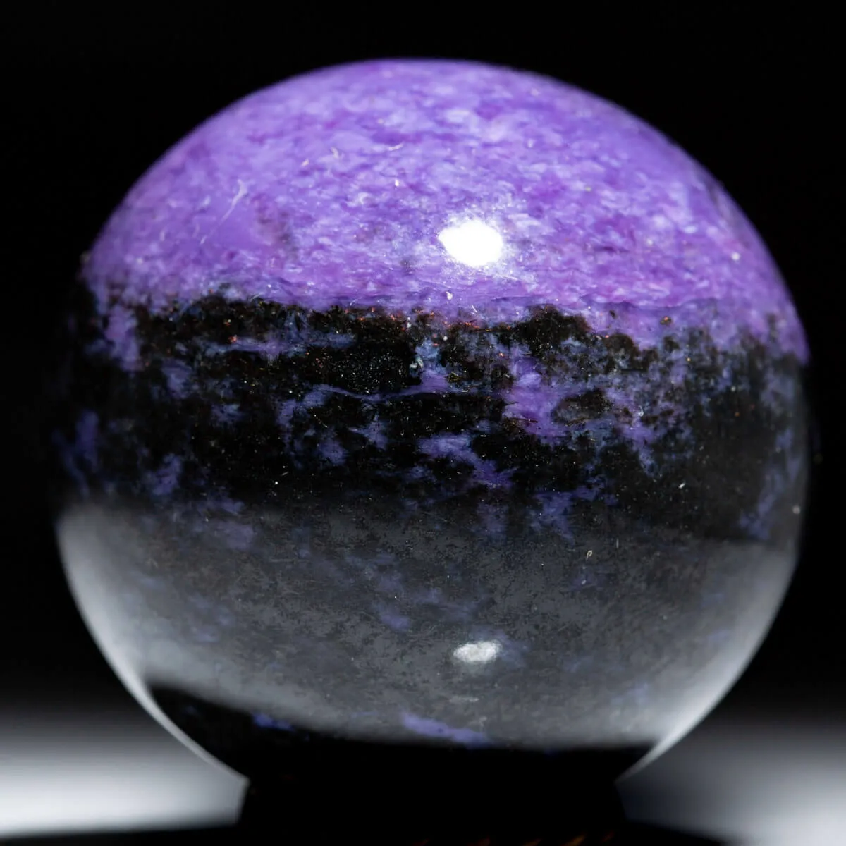 Sfera in Charoite