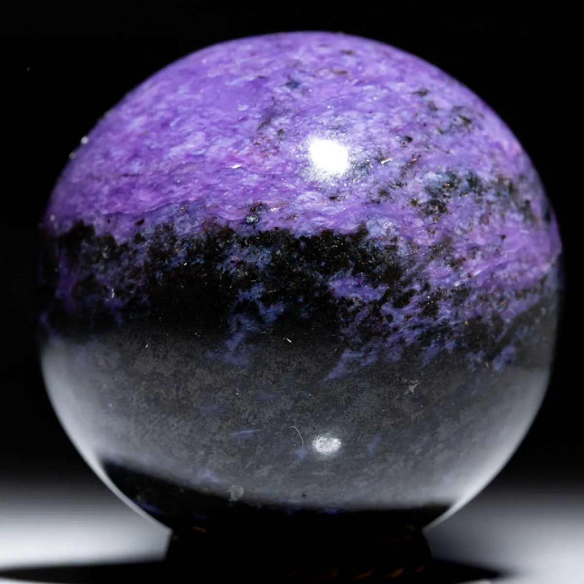Sfera in Charoite