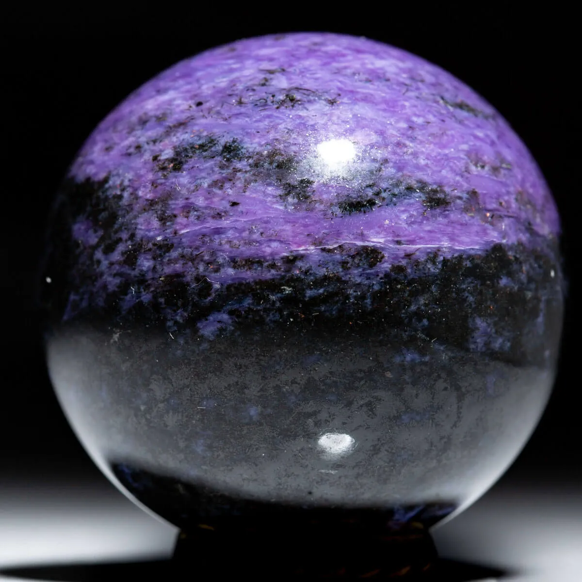 Sfera in Charoite
