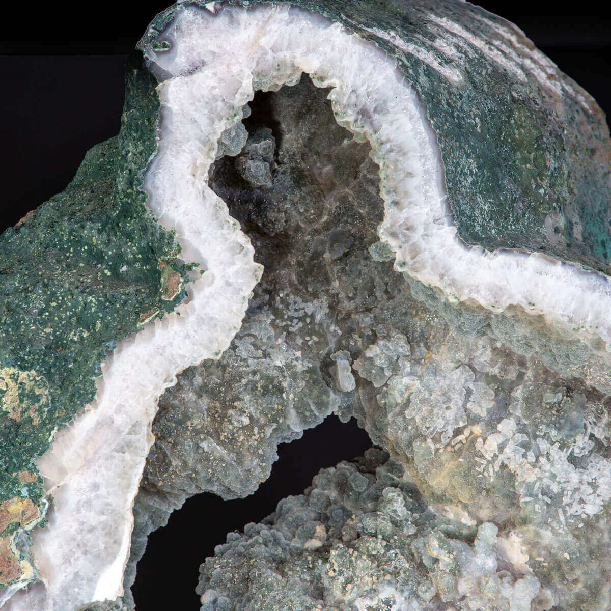 Spettacolare  Geode di Calcedonio verde