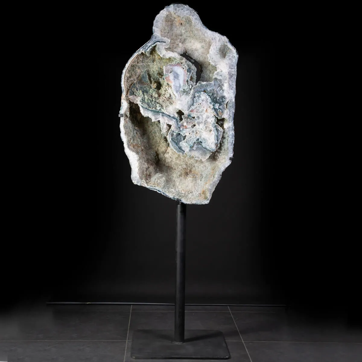 Spettacolare  Geode di Calcedonio verde