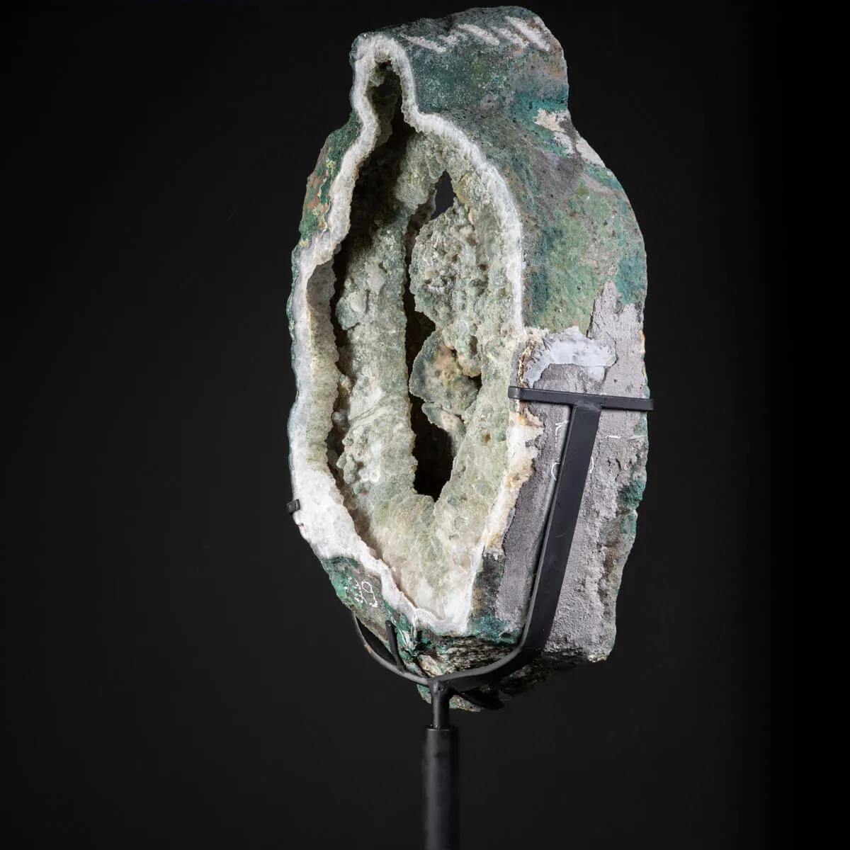 Spettacolare  Geode di Calcedonio verde