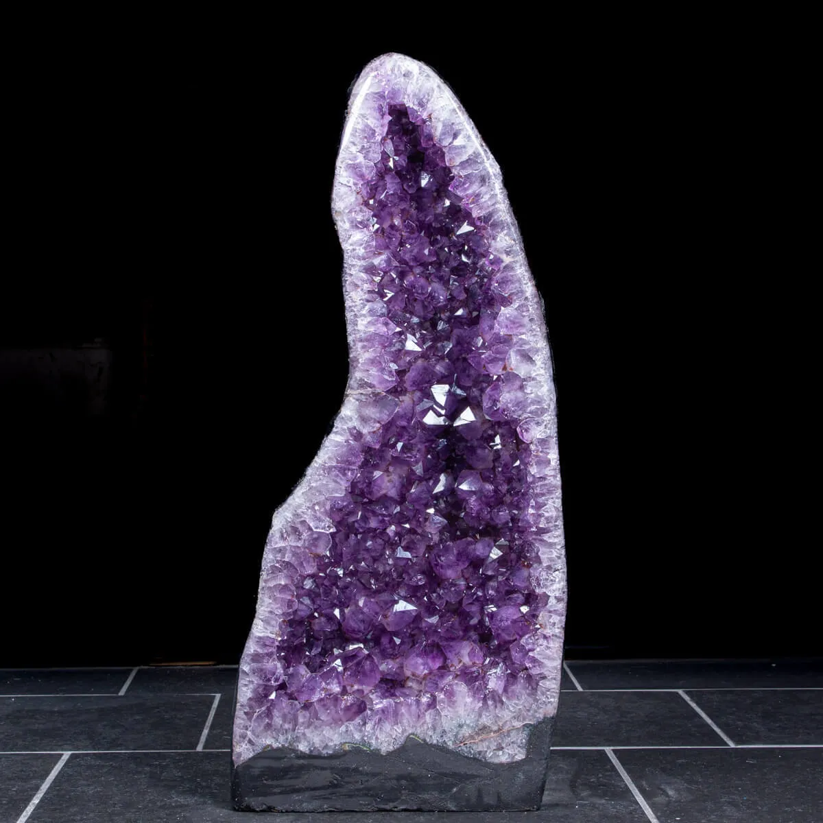 Eleganza Naturale: Geode di Ametista.