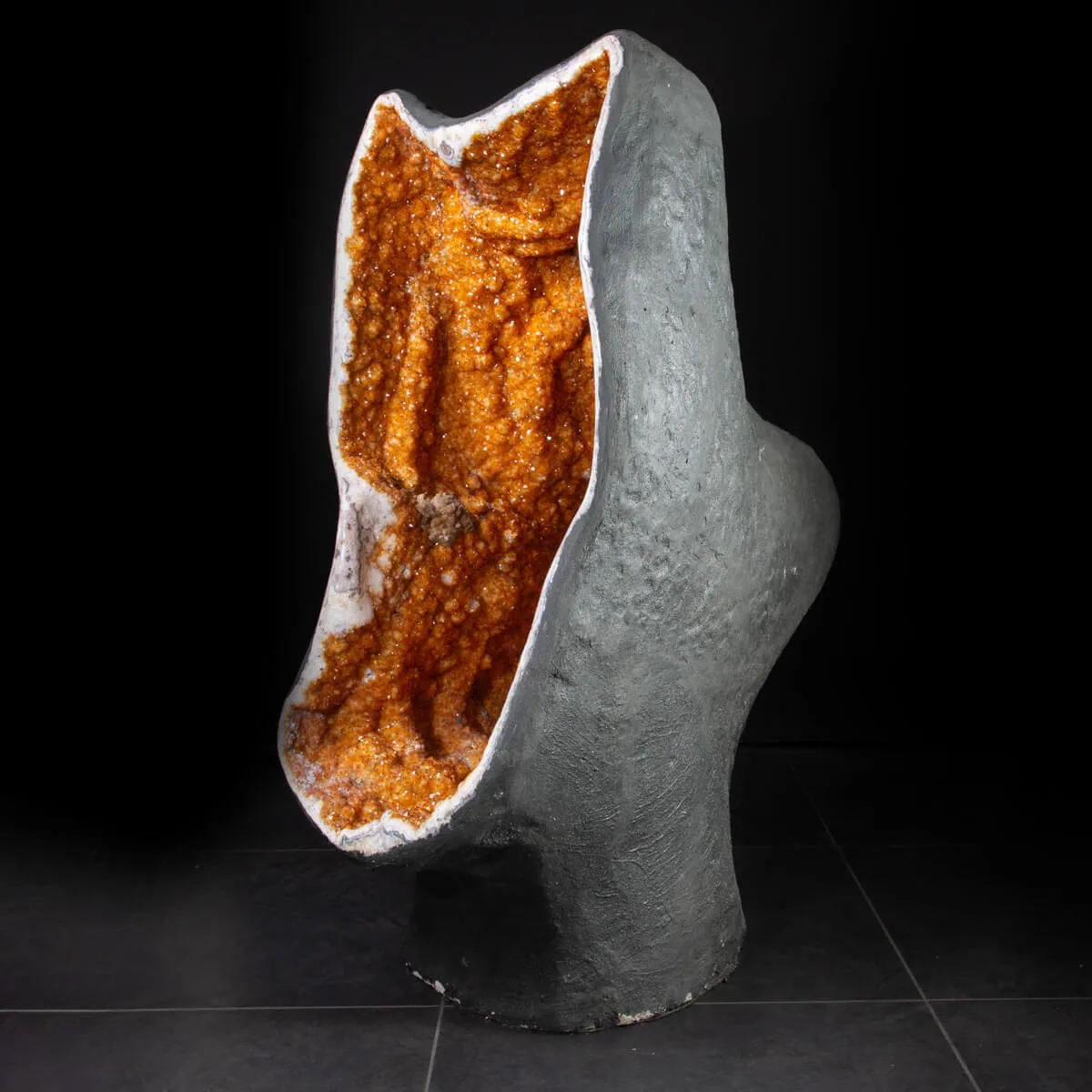 Un Magnifico Geode di Quarzo Citrino dal Brasile - Un Capolavoro Unico