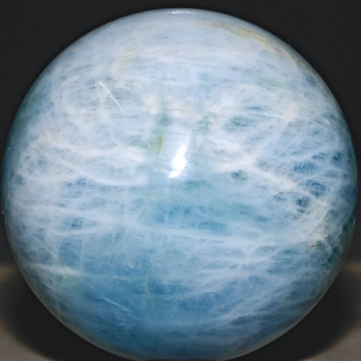 Sfera di Acquamarina dal Pakistan.