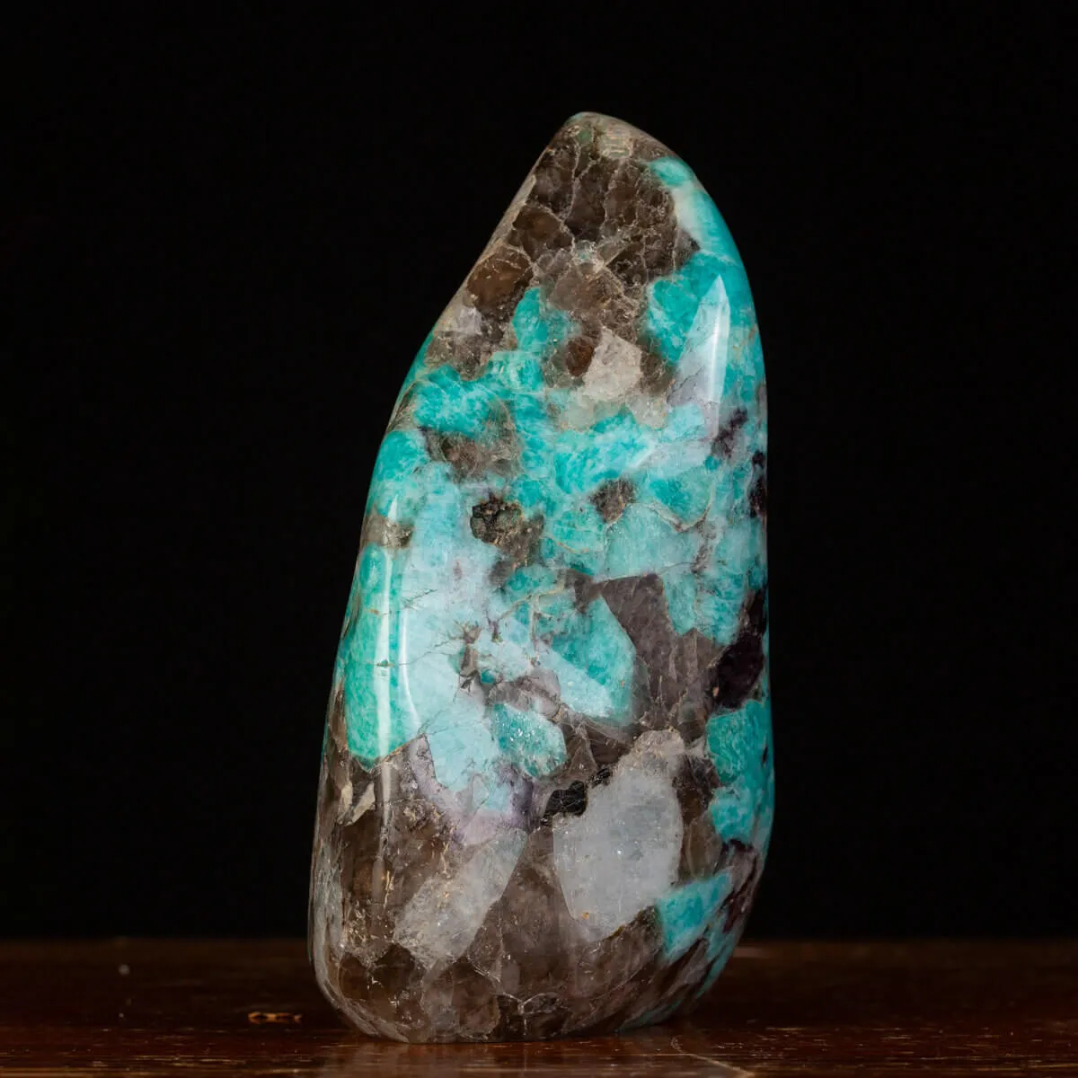 Amazonite Lepidolite e Quarzo Nero: Una Pietra di Guarigione Decorativa.
