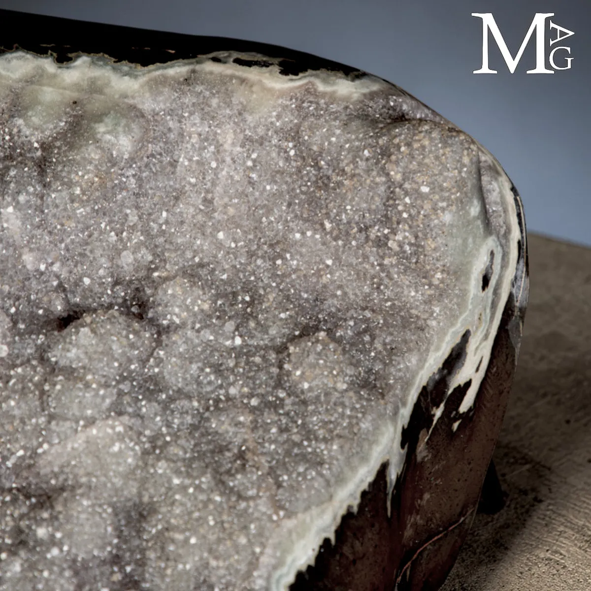 Grande Geode di Ametista Grigia