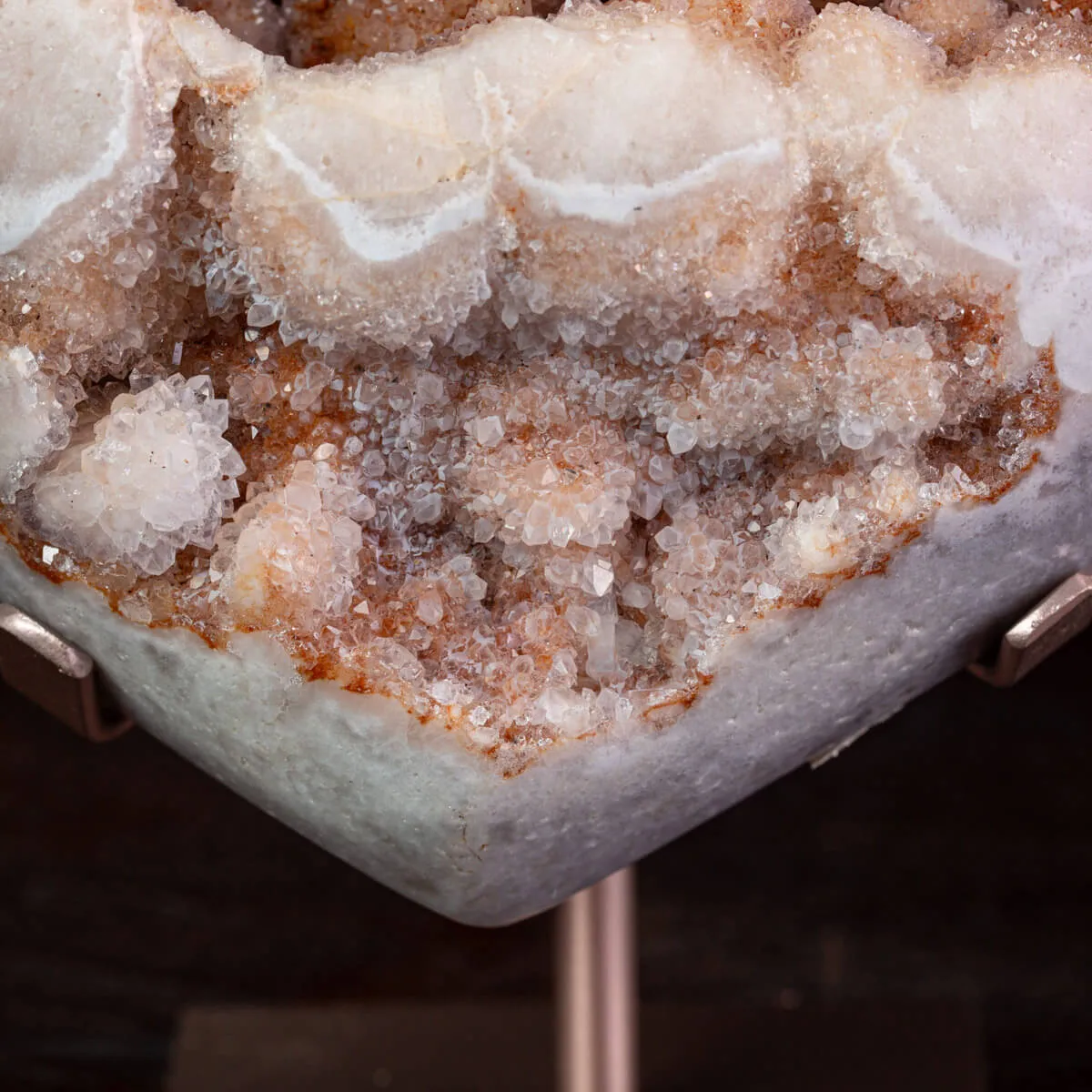Cuore in Ametista Rosa con Geode Naturale.