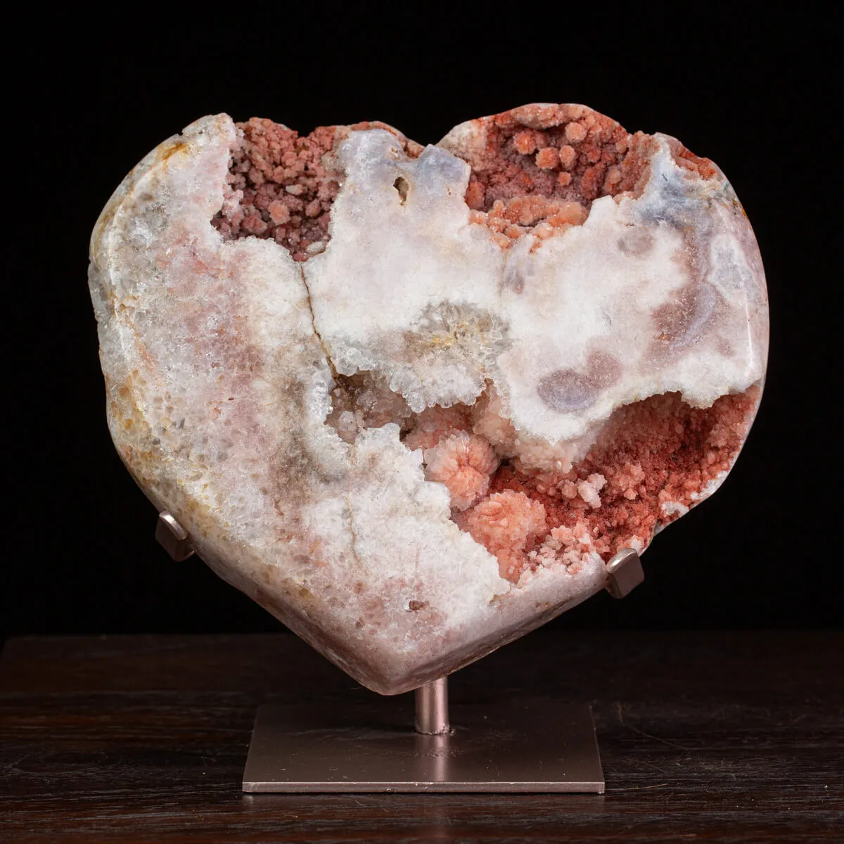 Cuore di Ametista Rosa: La Bellezza Naturale dei Cristalli.