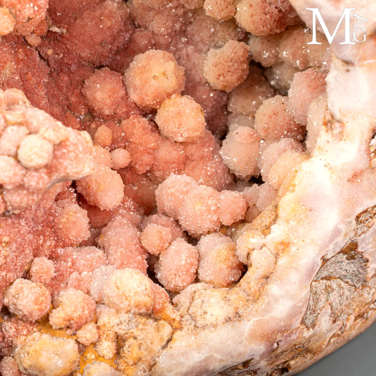 Raro Geode di Ametista Rosa Botrioidale - La Grotta delle Rose