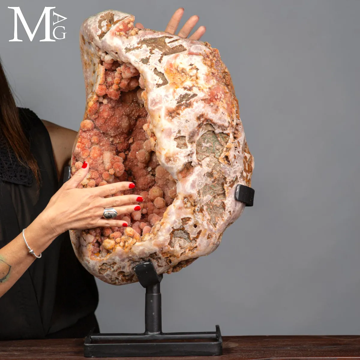 Raro Geode di Ametista Rosa Botrioidale - La Grotta delle Rose
