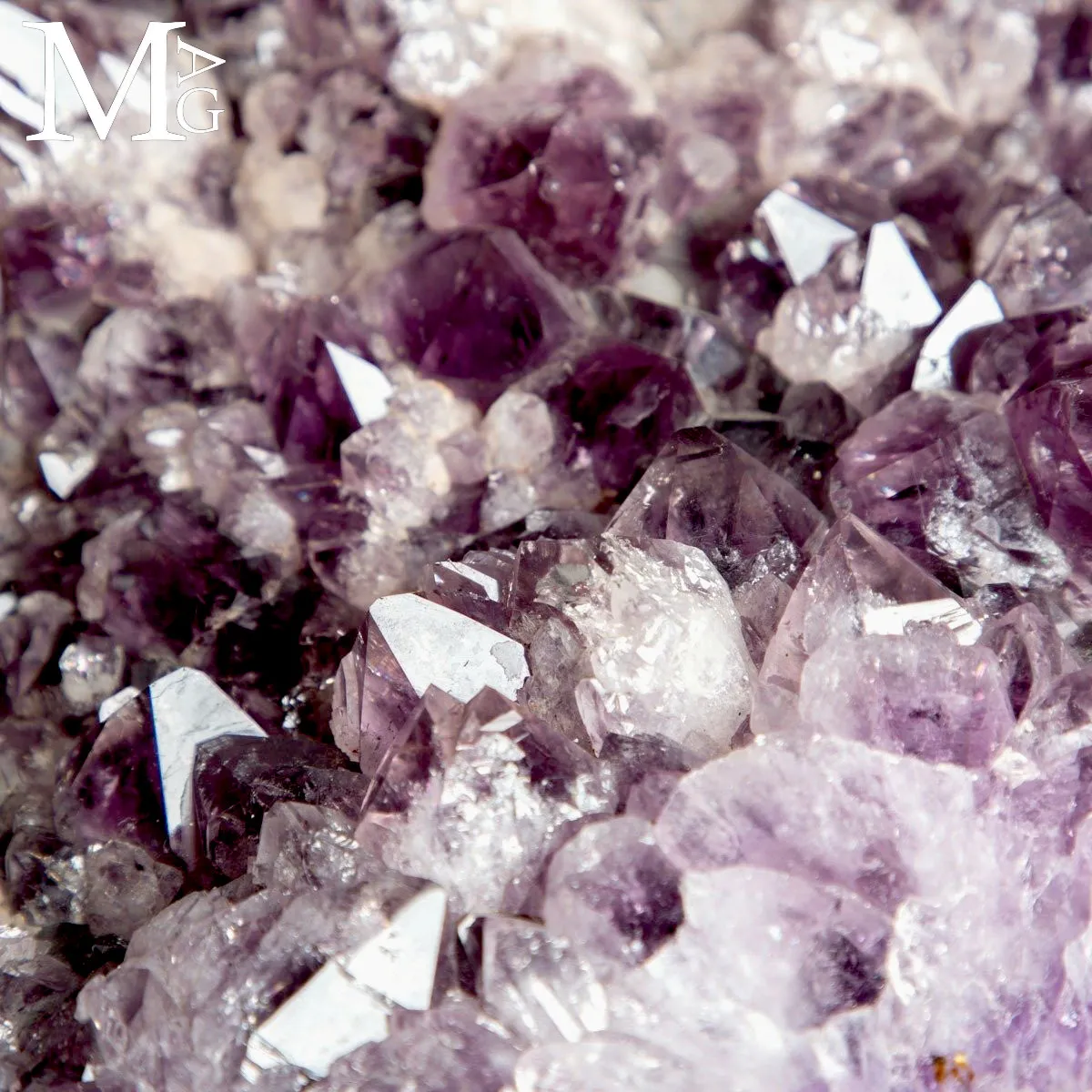 Geode di Ametista – Scrigno Naturale di Cristalli