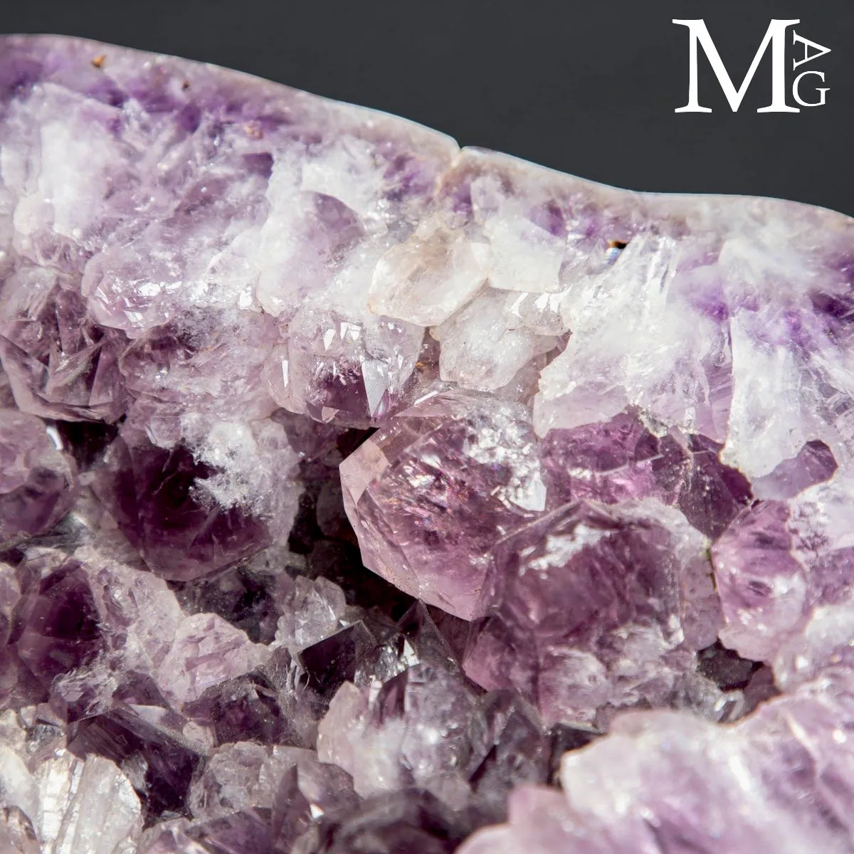 Geode di Ametista – Scrigno Naturale di Cristalli