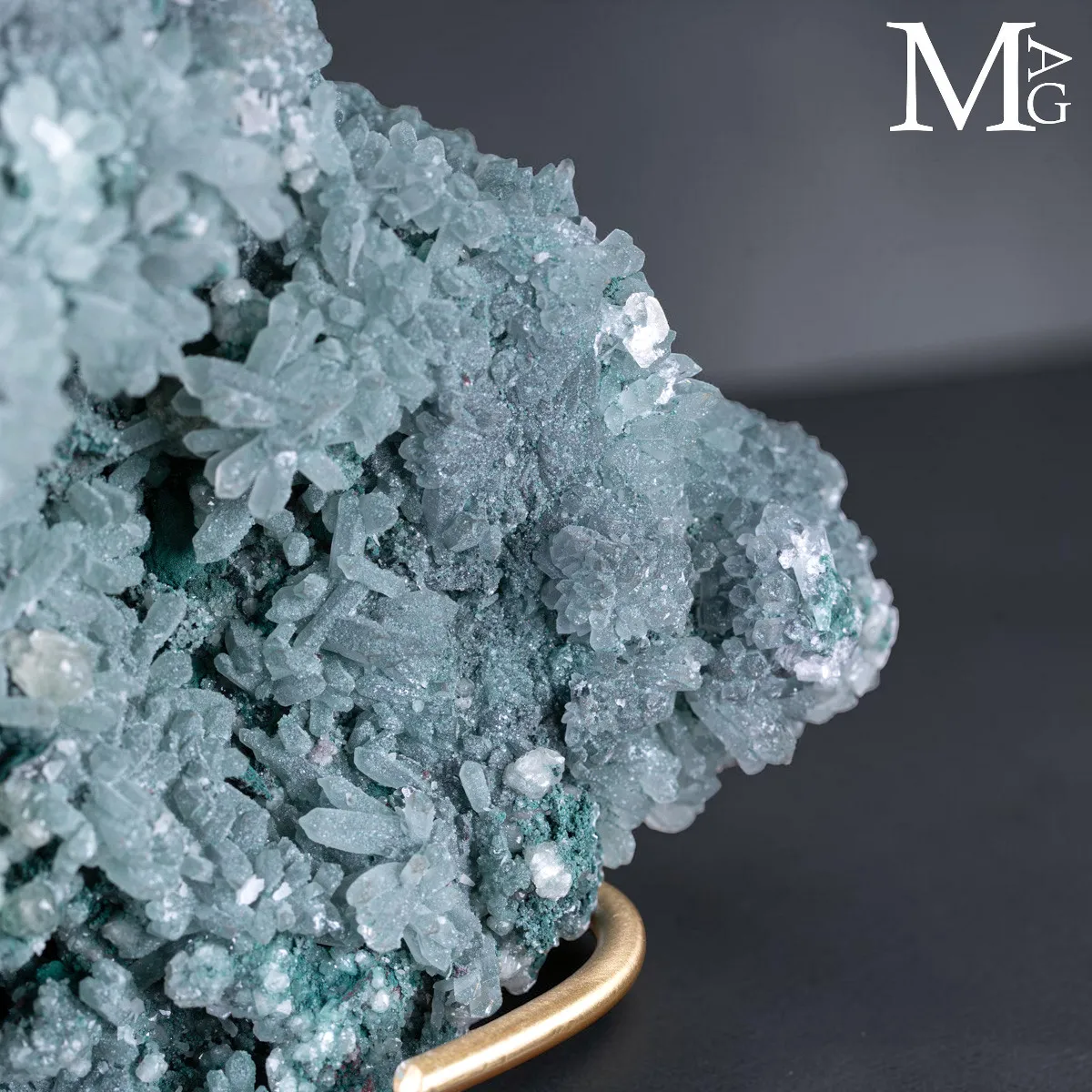 Fiore di Ametista Verde su base in legno e ottone