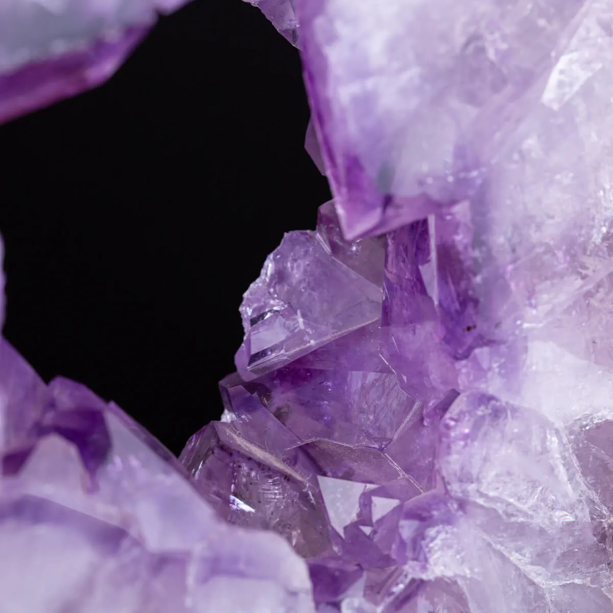 Elegante Fetta di Geode di Ametista a Forma.