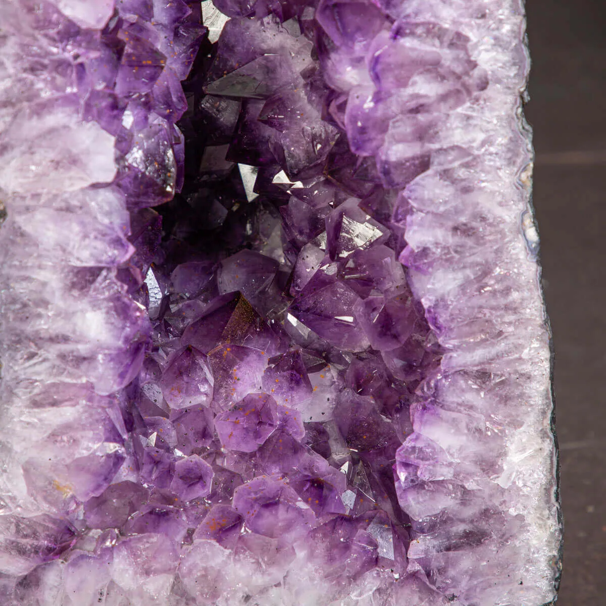 Geode di Ametista del Brasile di Alta Qualità.