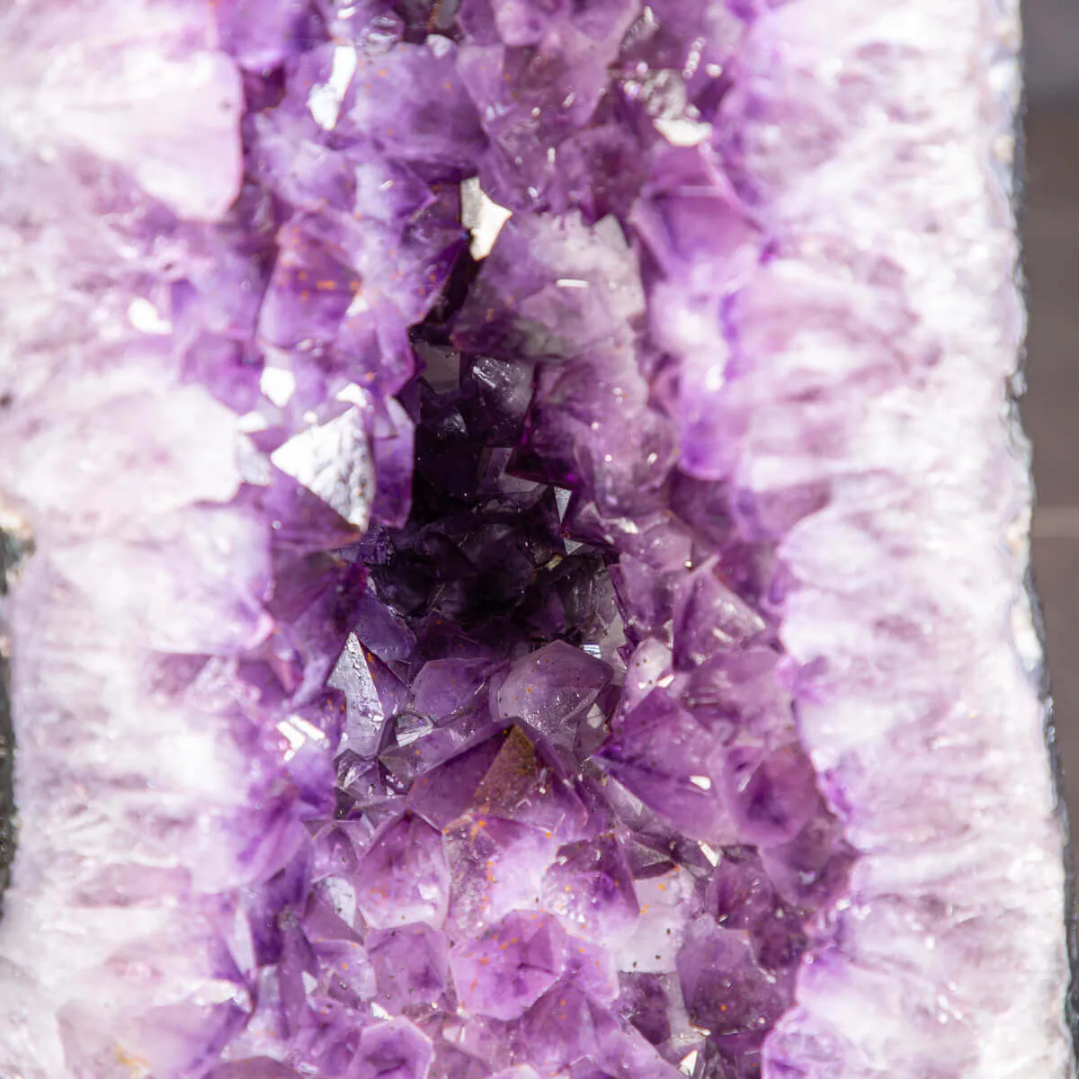 Geode di Ametista del Brasile di Alta Qualità.