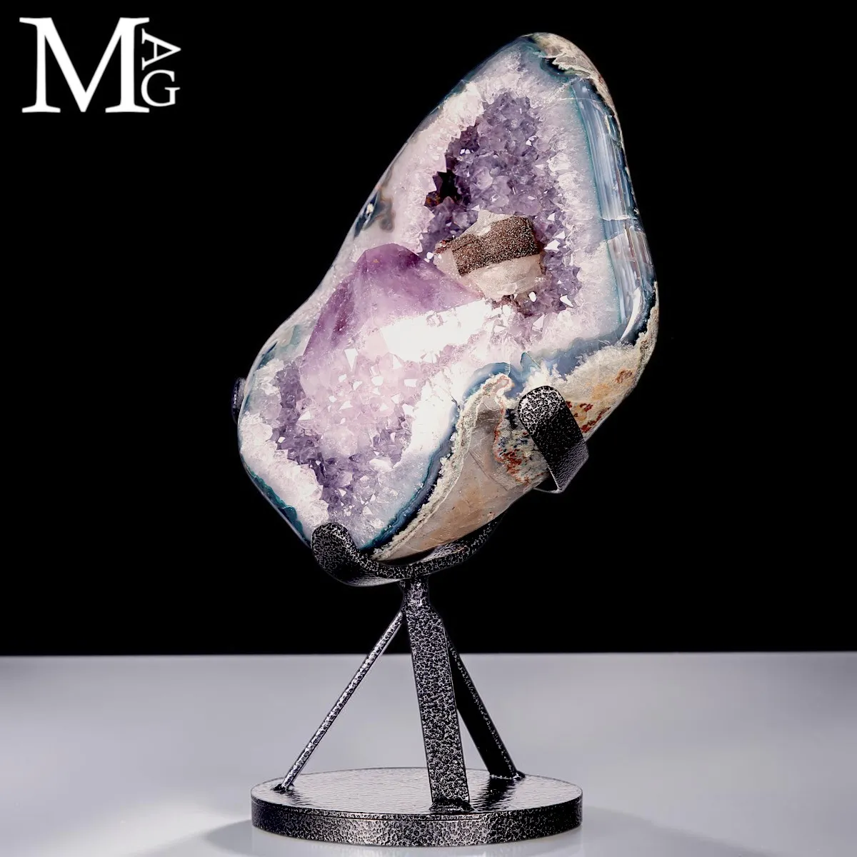 Geode di Ametista con Cristallo Centrale.