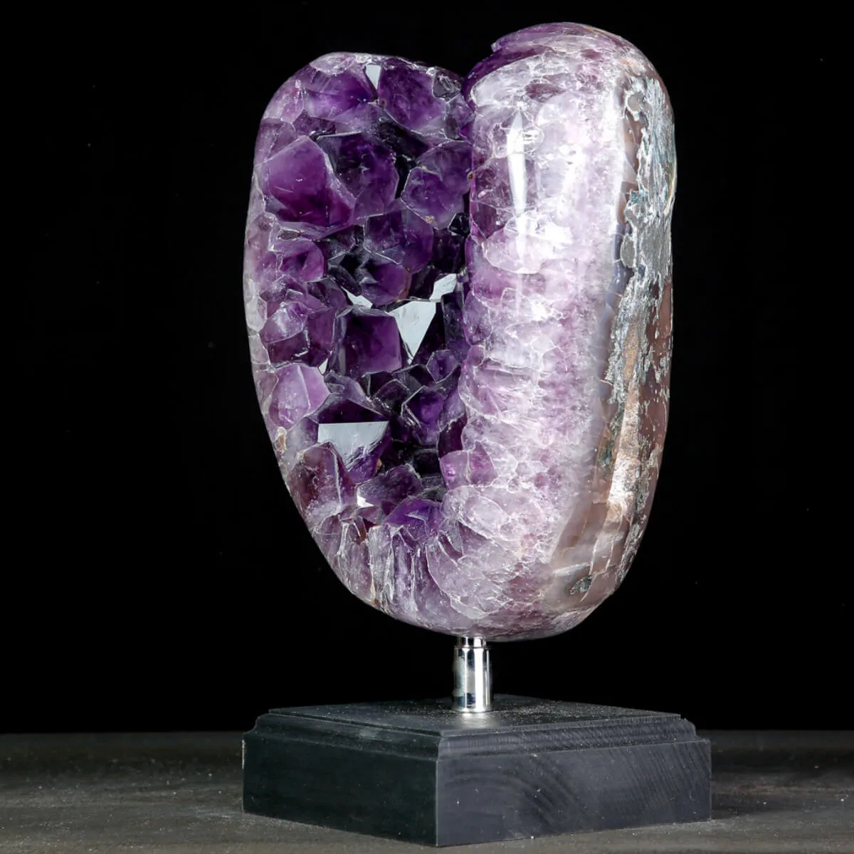 Drusa di Ametista  – Cristalli viola intenso.