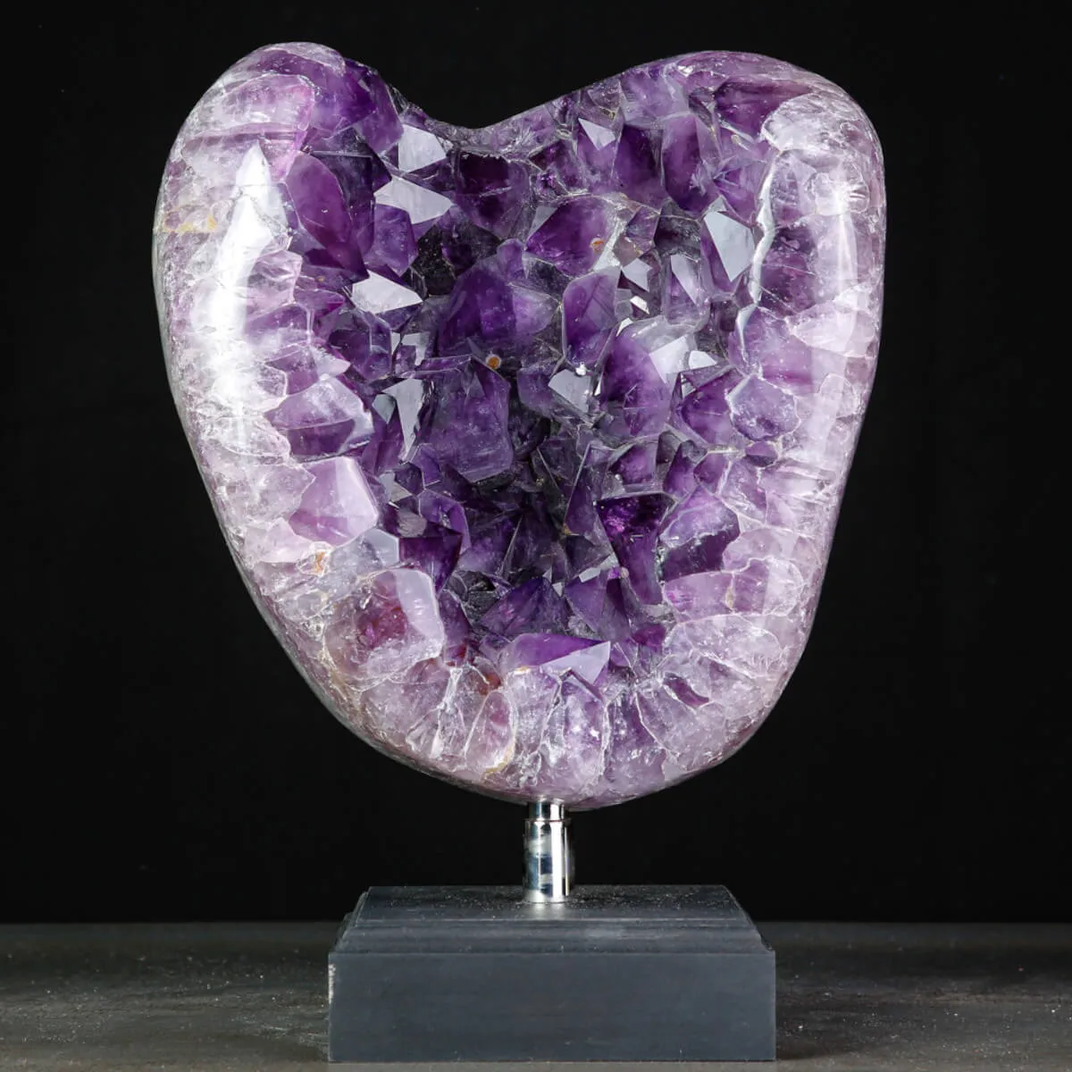 Drusa di Ametista  – Cristalli viola intenso.