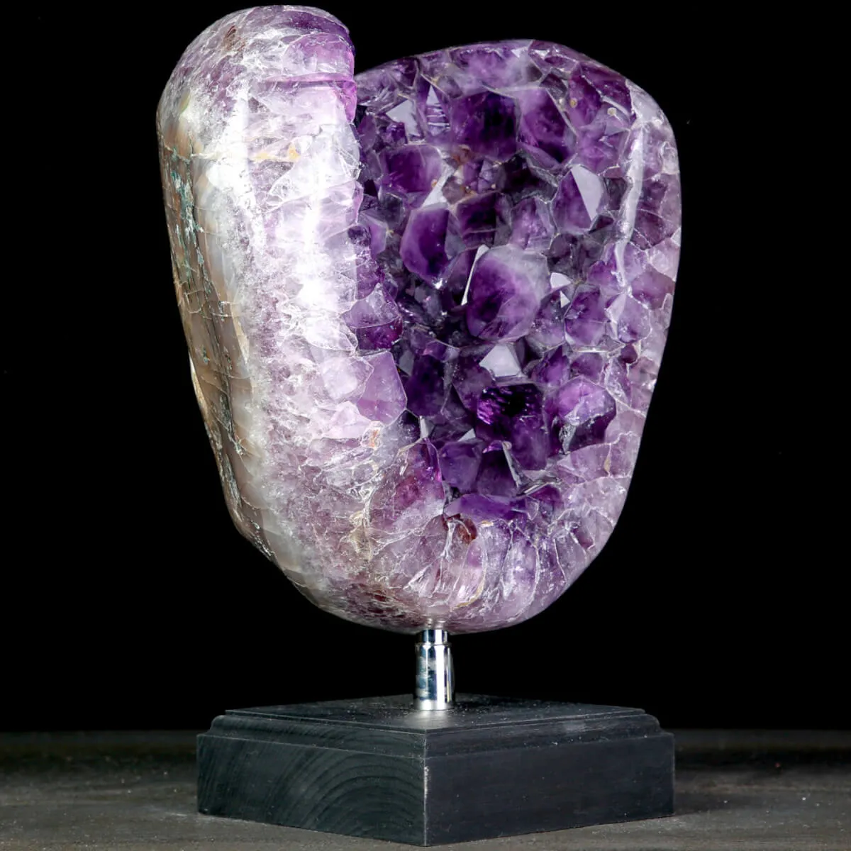 Drusa di Ametista  – Cristalli viola intenso.