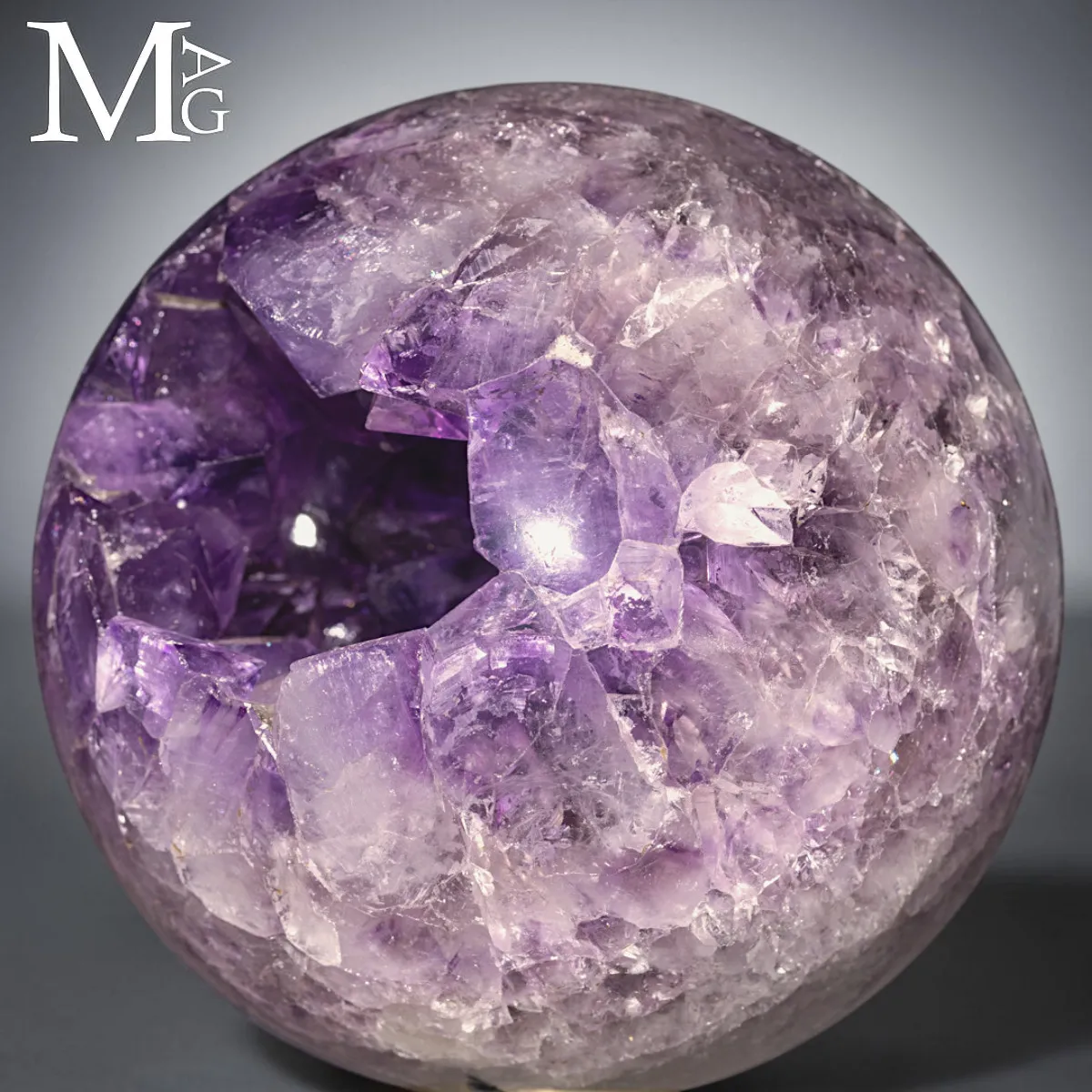 Sfera in Ametista Brasiliana da Geode con Cavità Naturale.