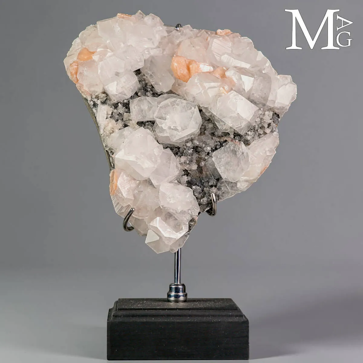 Apofillite con Stilbite su Matrice Basaltica dell’India