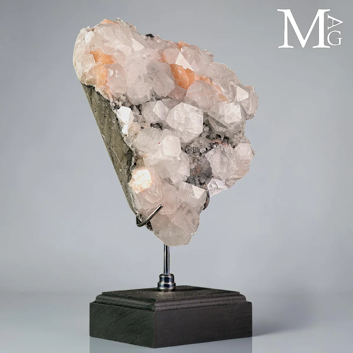 Apofillite con Stilbite su Matrice Basaltica dell’India