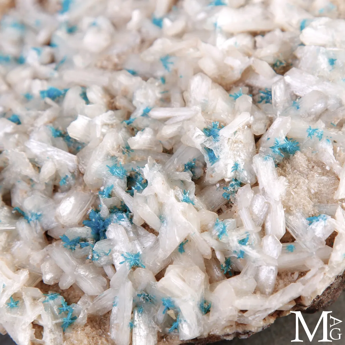 Cavansite su Stilbite-Ca – Maharashtra, India