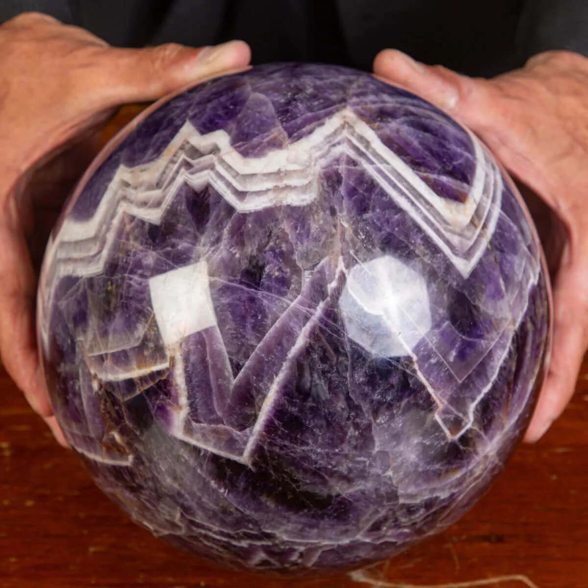 Sfera di Ametista Chevron  dalla Tanzania