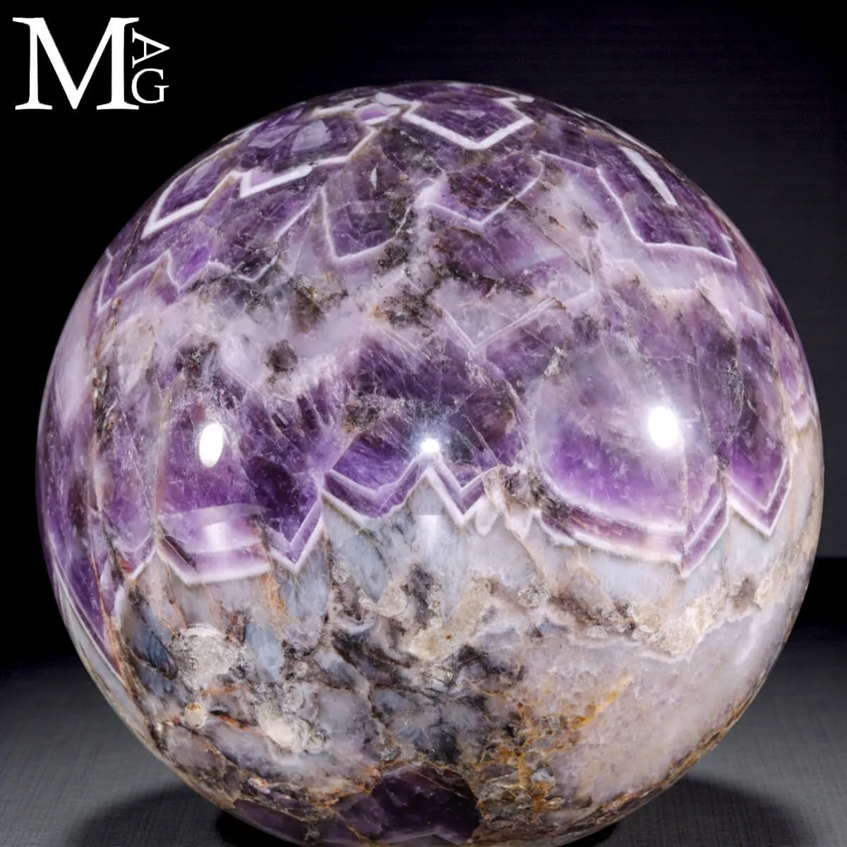 Grande Sfera - Ametista Chevron della Tanzania.