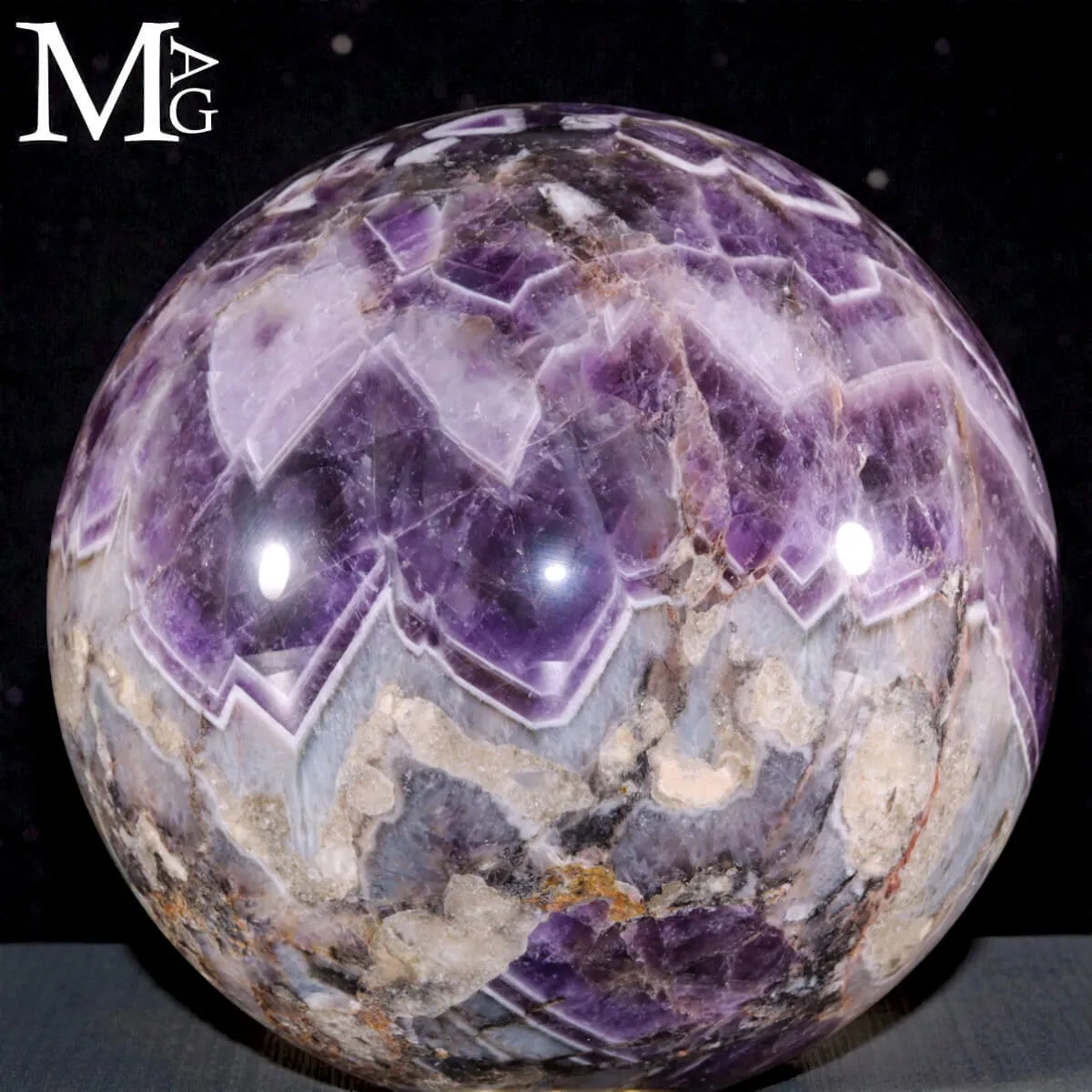Grande Sfera - Ametista Chevron della Tanzania.