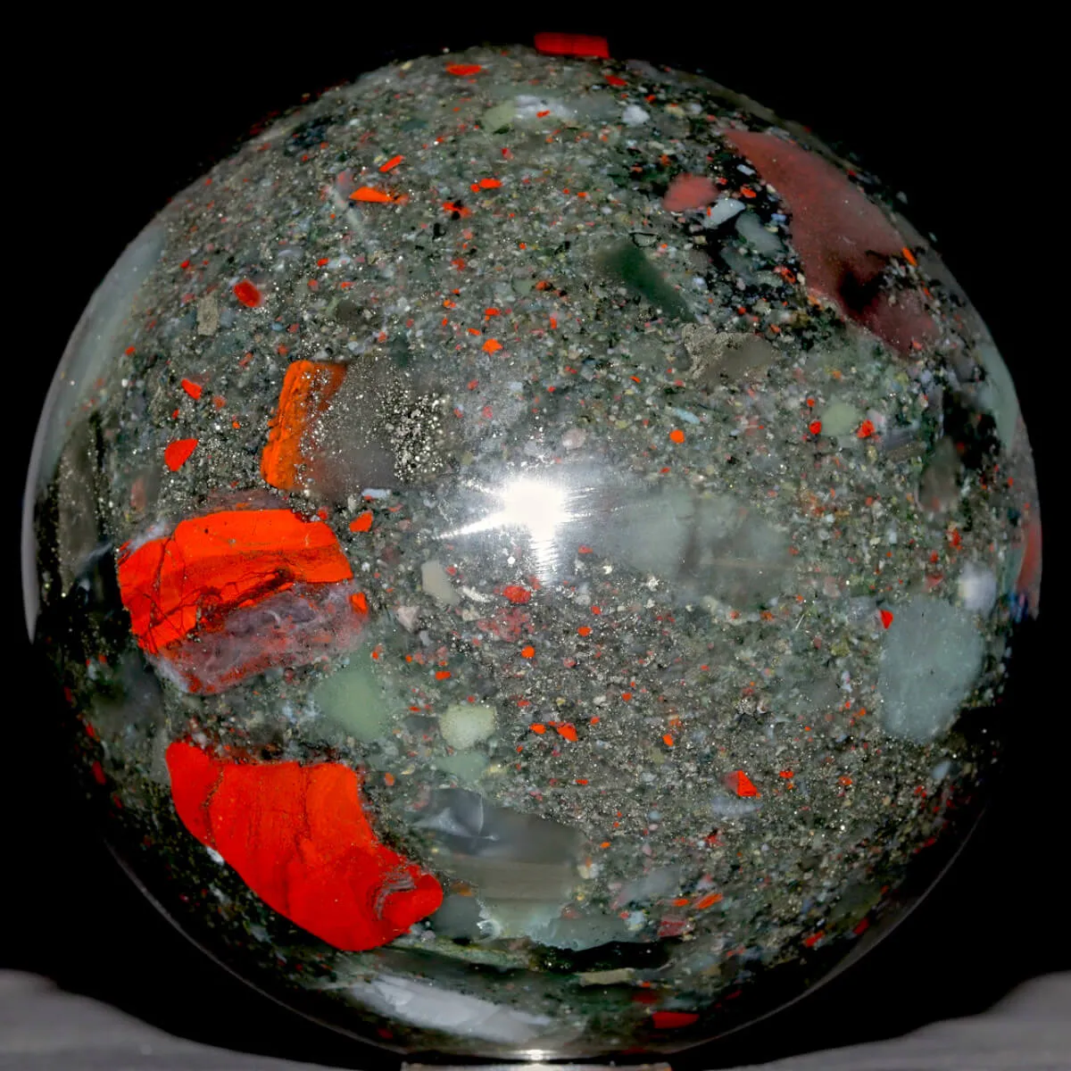 Sfera Decorativa in Diaspro Sangue di Drago, Sudafrica - Una Fusione di Natura e Mito..