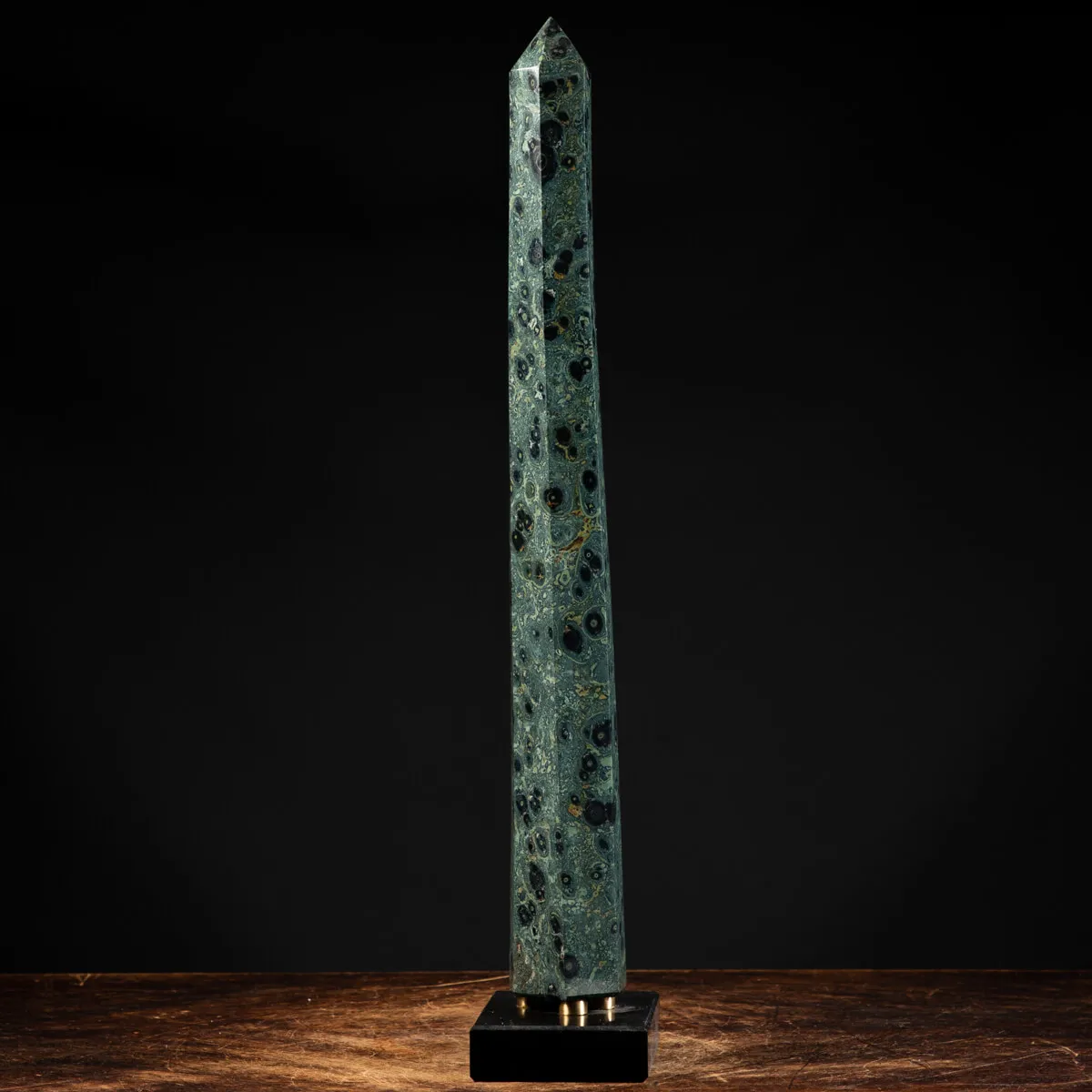 Obelisco in Diaspro Kambaba